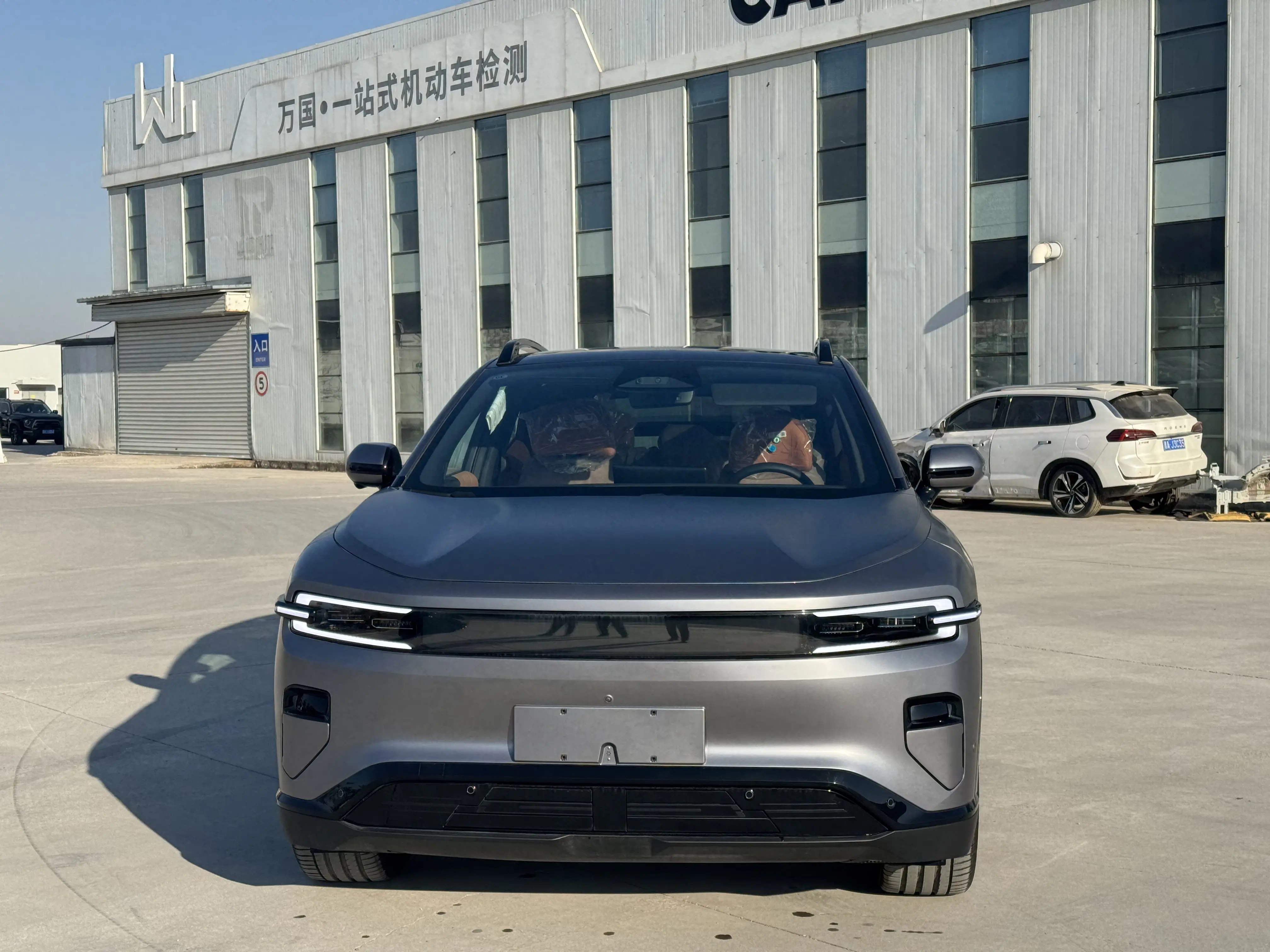 Changan Qiyuan E07  из Китая