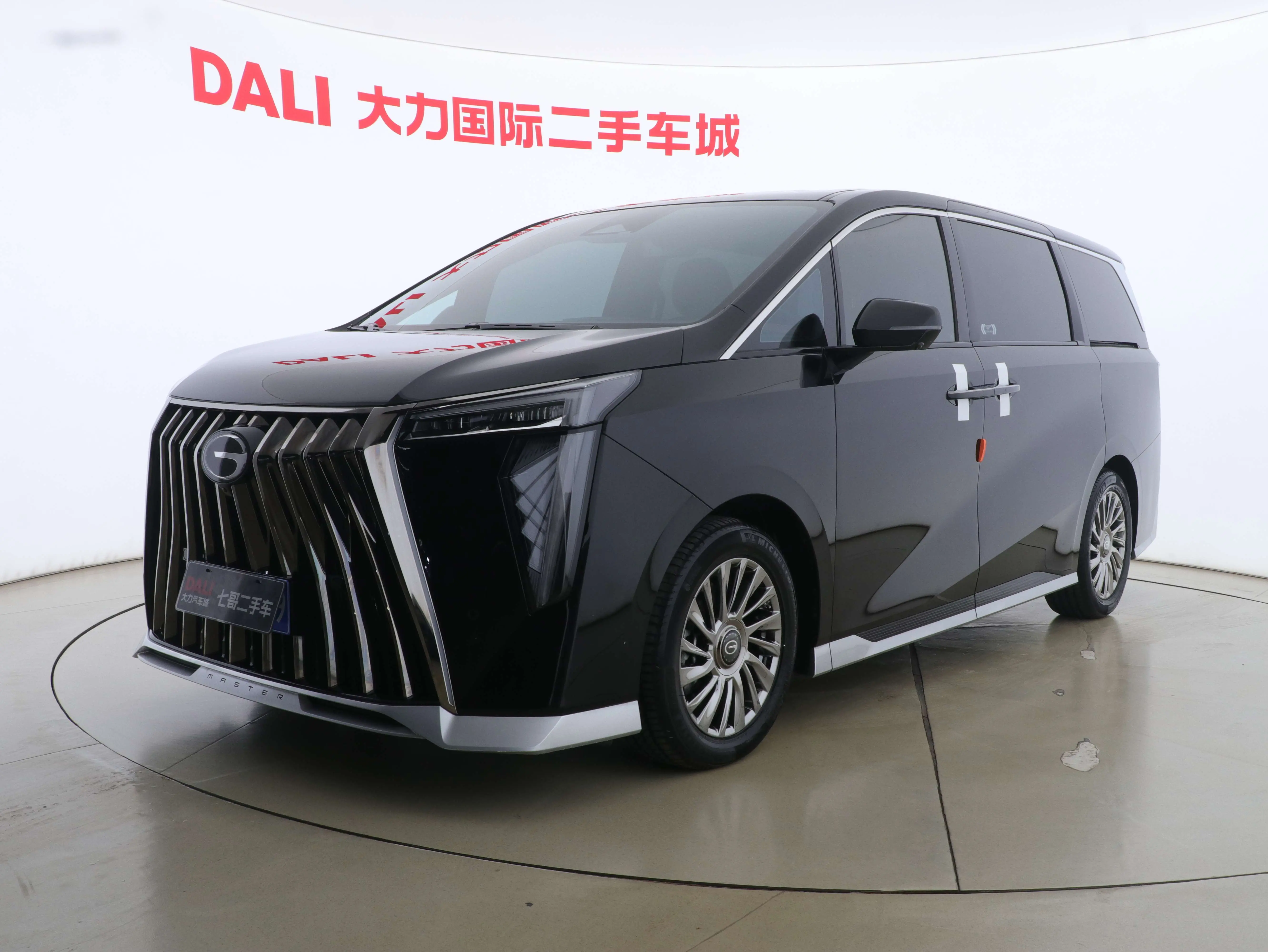 GAC Trumpchi M8  из Китая