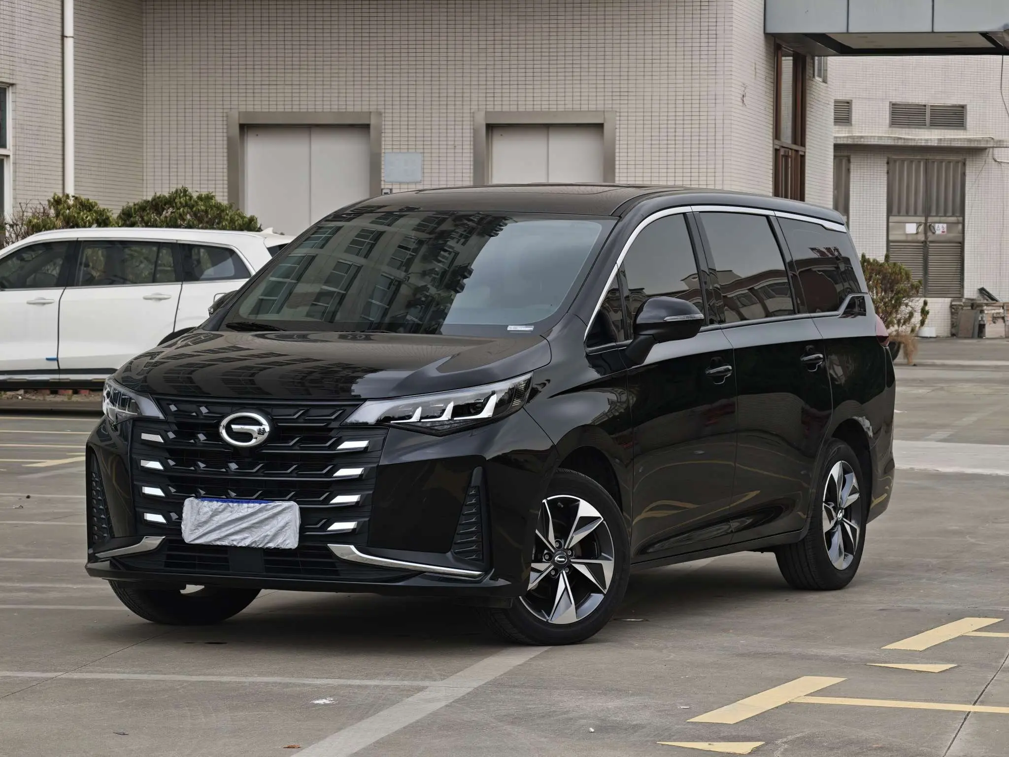 GAC Trumpchi M6  из Китая