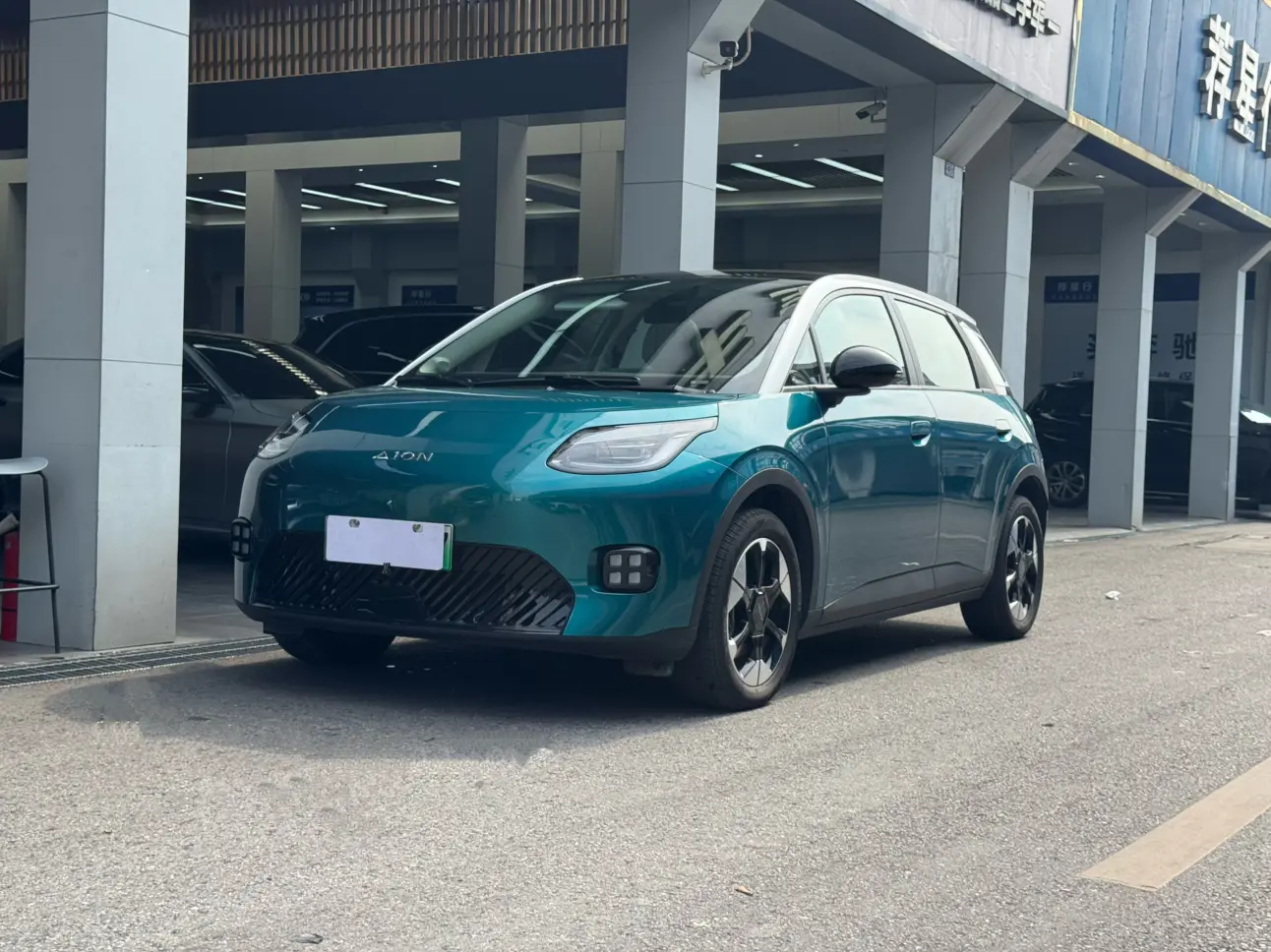 AION UT  из Китая