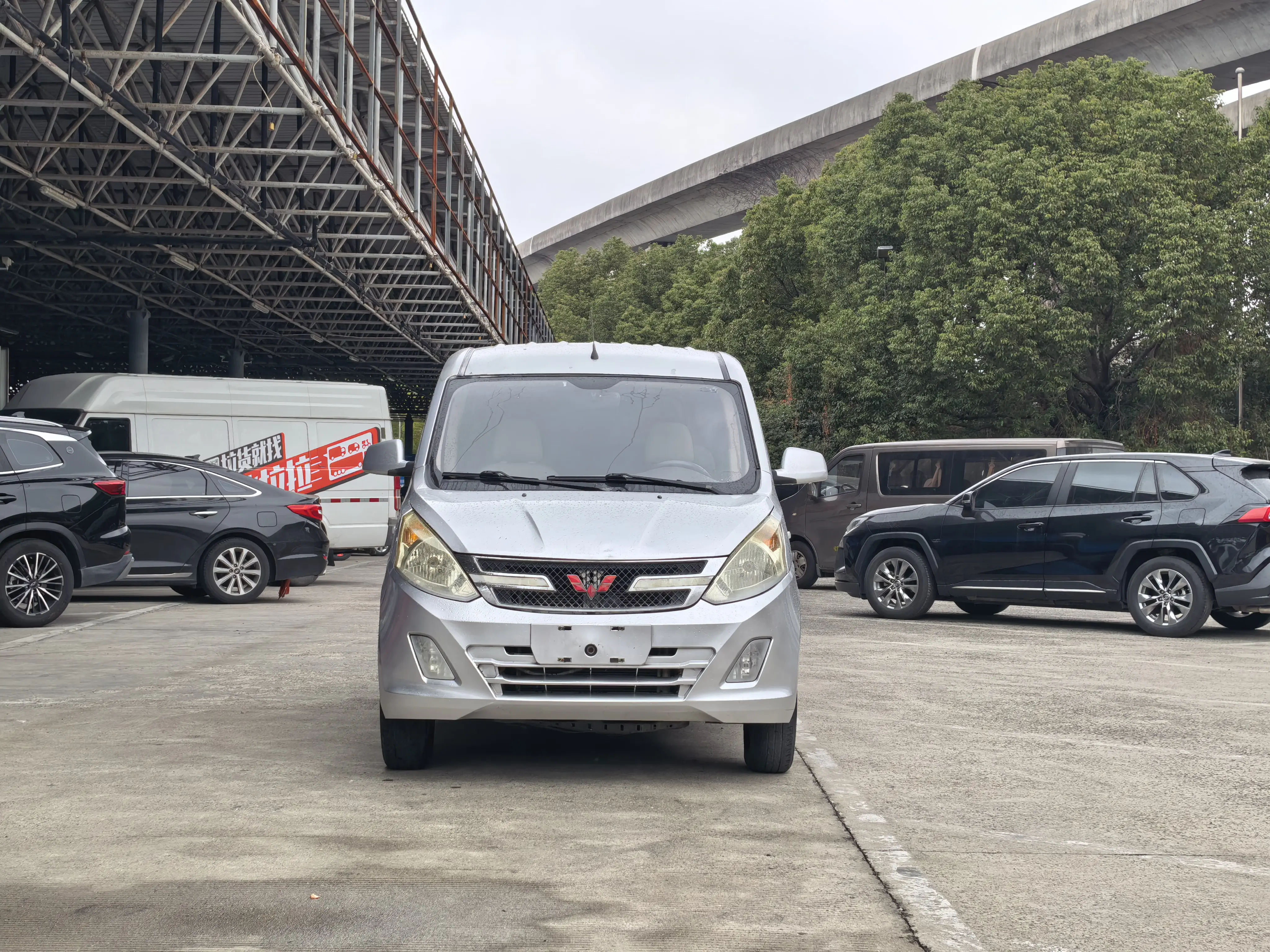 Wuling Rongguang V  из Китая