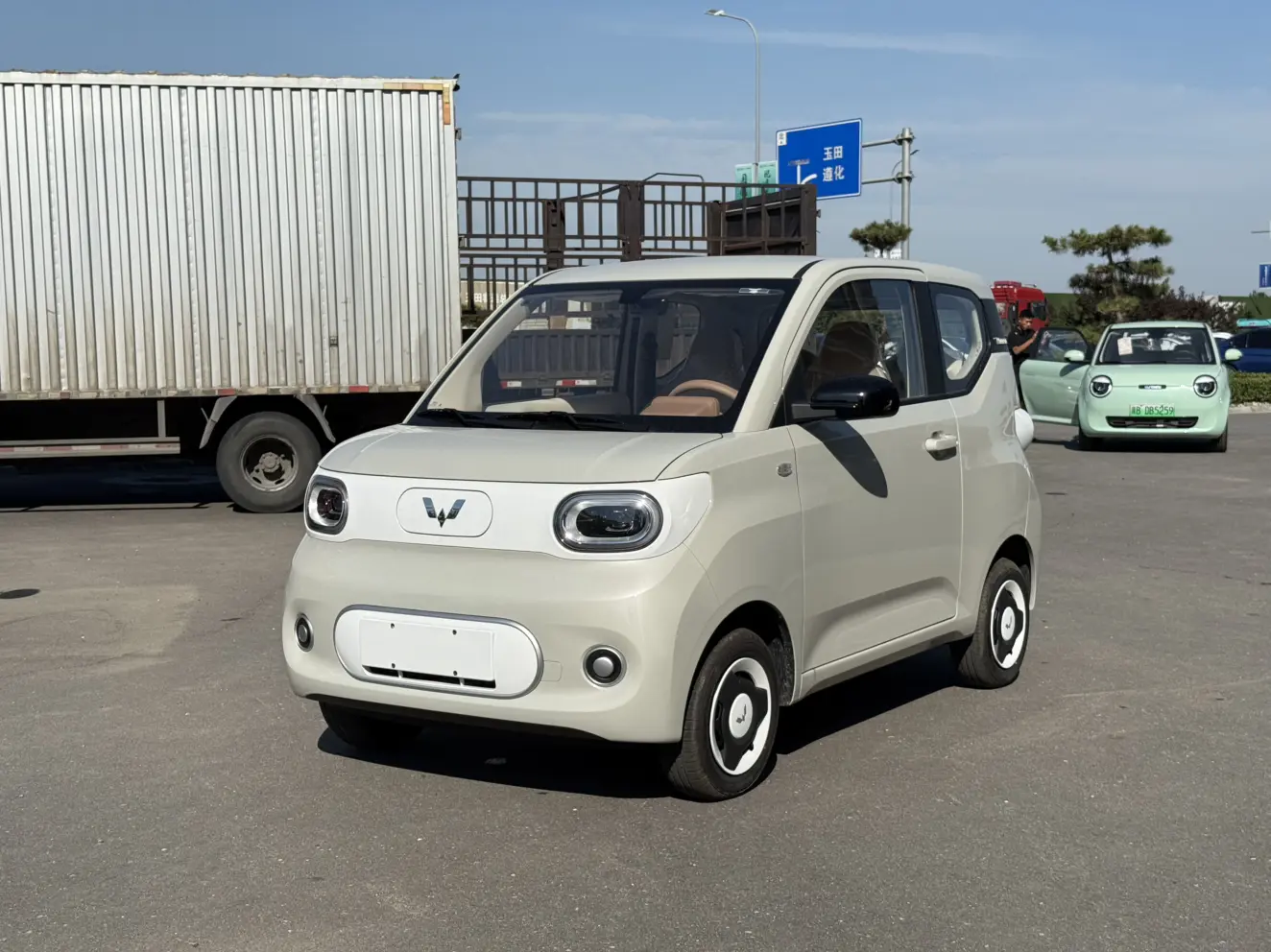 Wuling Hongguang MINIEV  из Китая