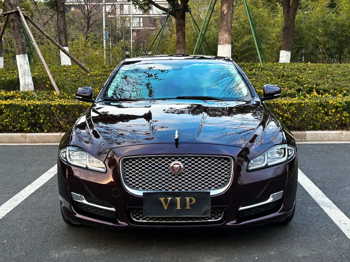 Jaguar XJ  из Китая