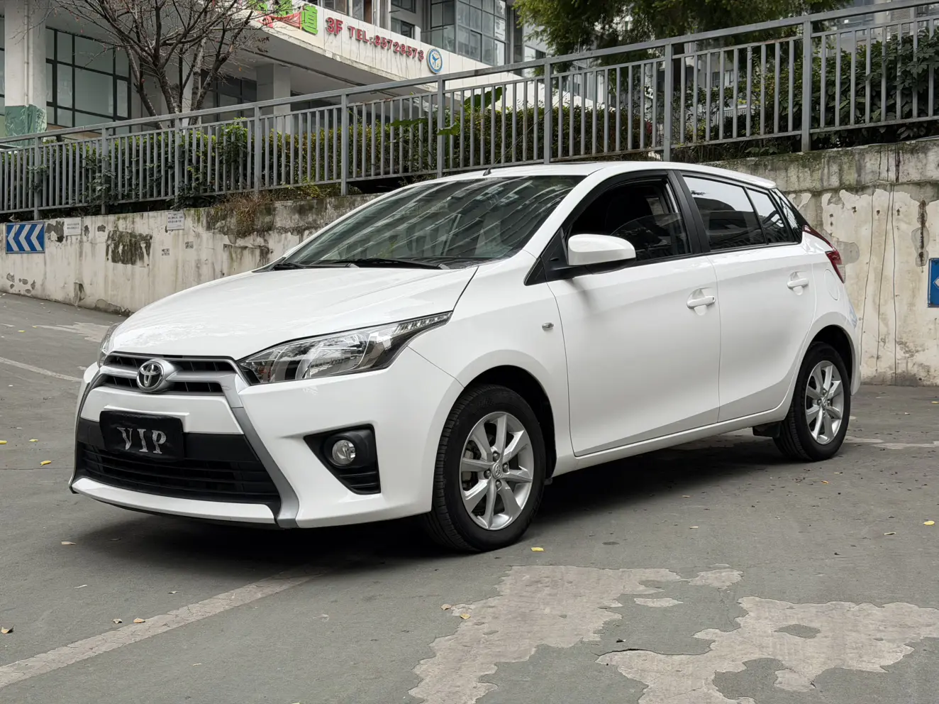 Toyota Yaris L  из Китая