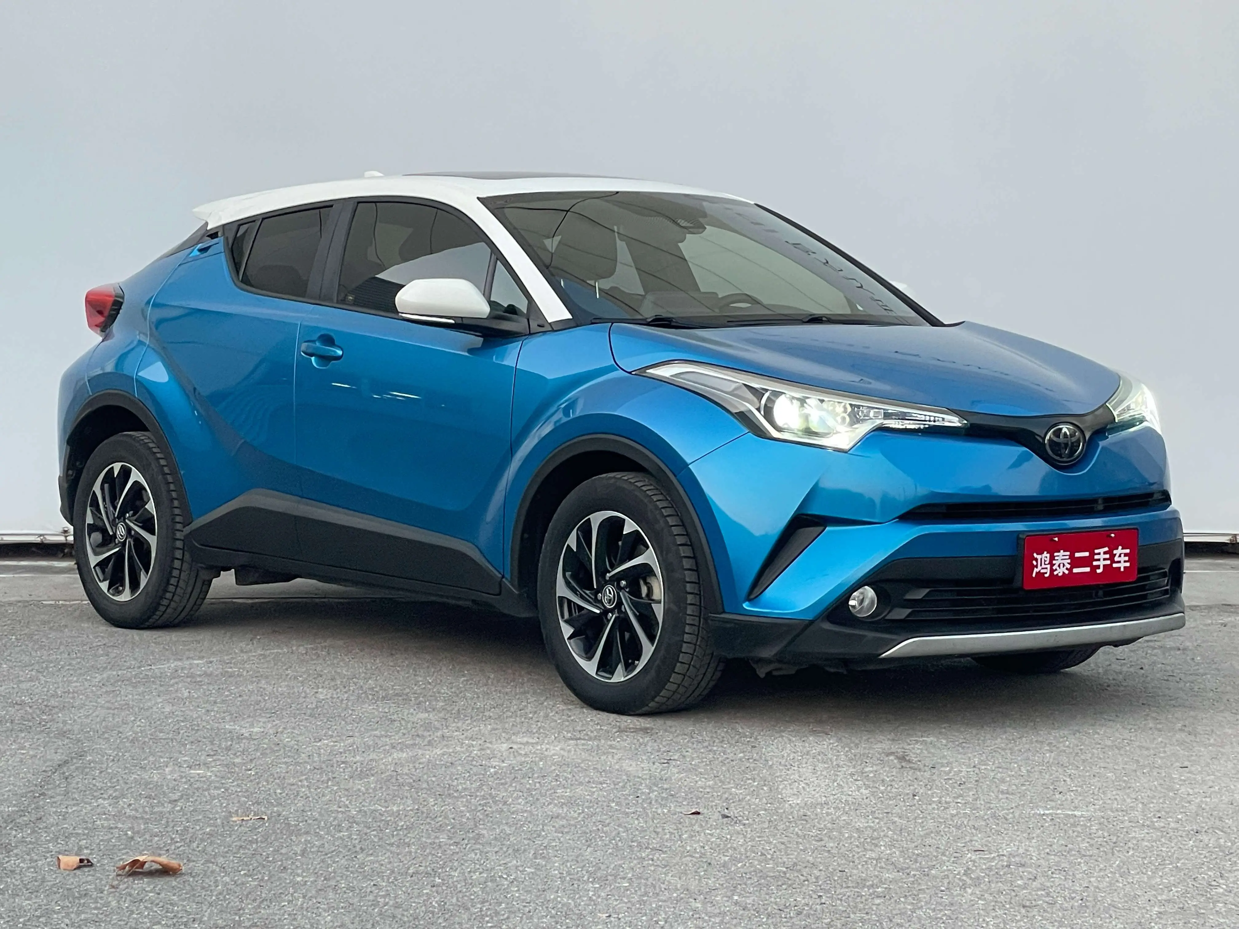 Toyota C-HR Hybrid (Yize IZOA)  из Китая