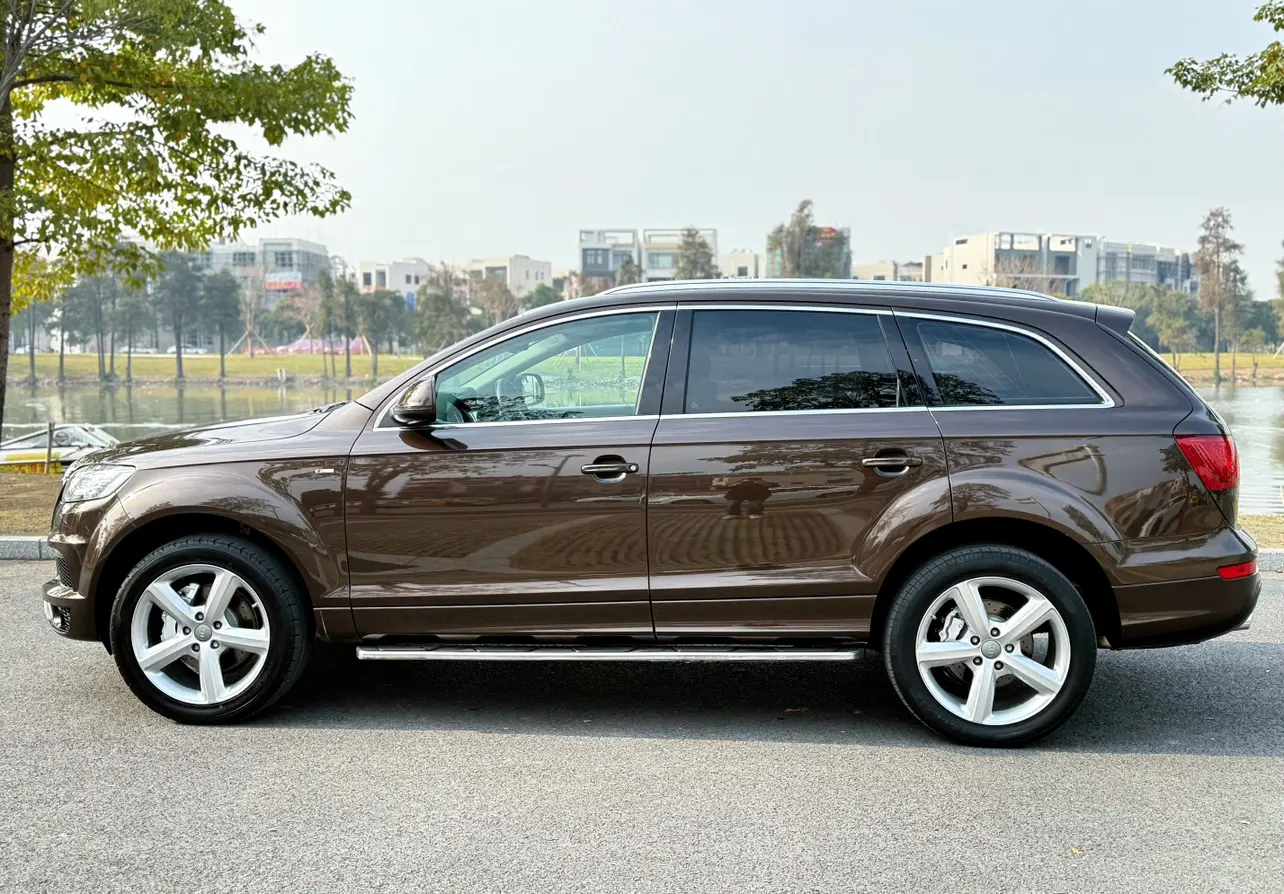 Audi Q7  из Китая