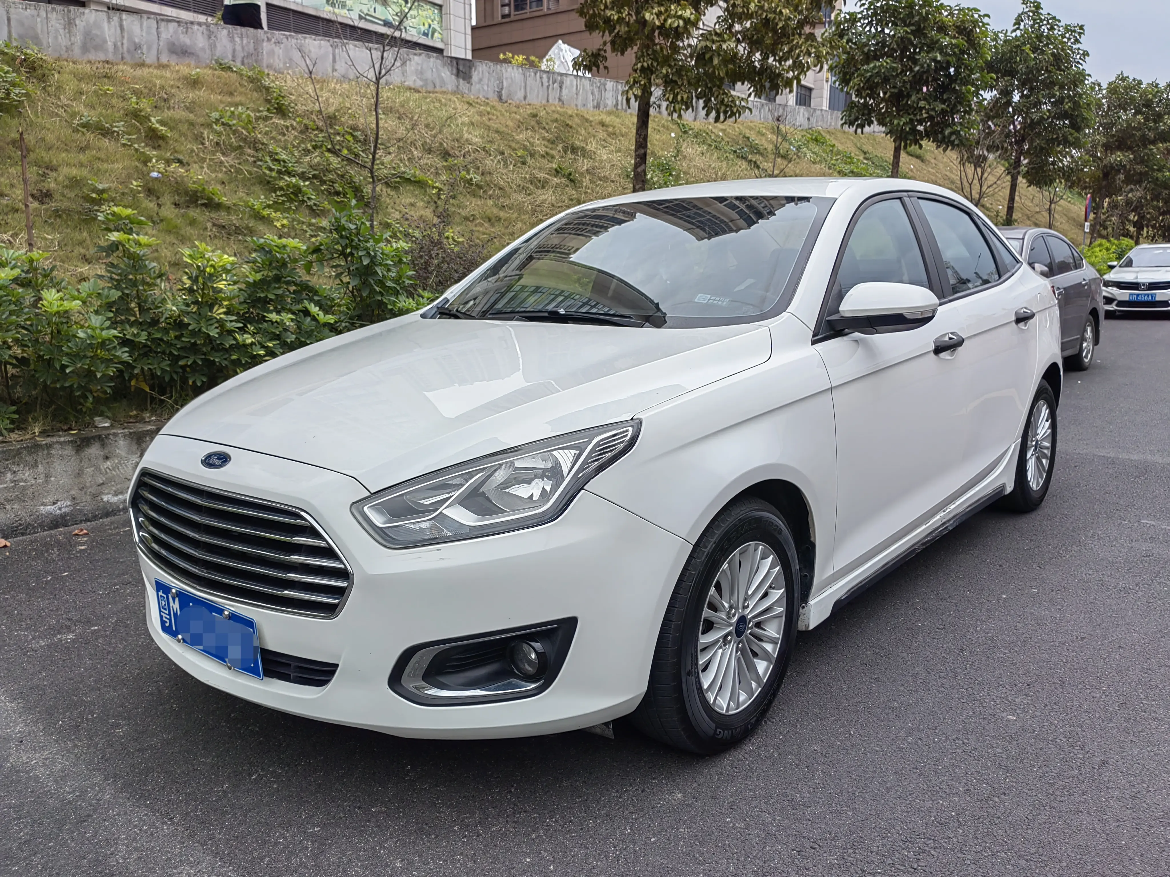 Ford Forrest  из Китая