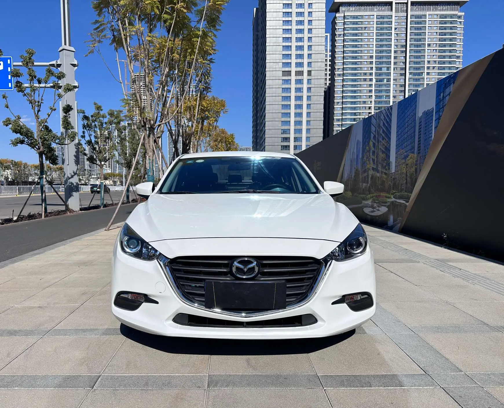 Mazda Axela (Mazda3)  из Китая