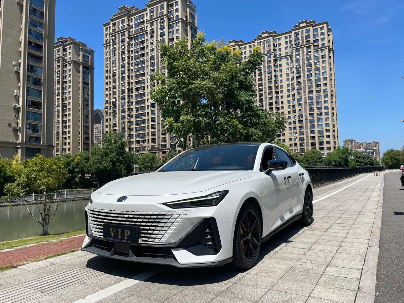 Changan UNI-V  из Китая