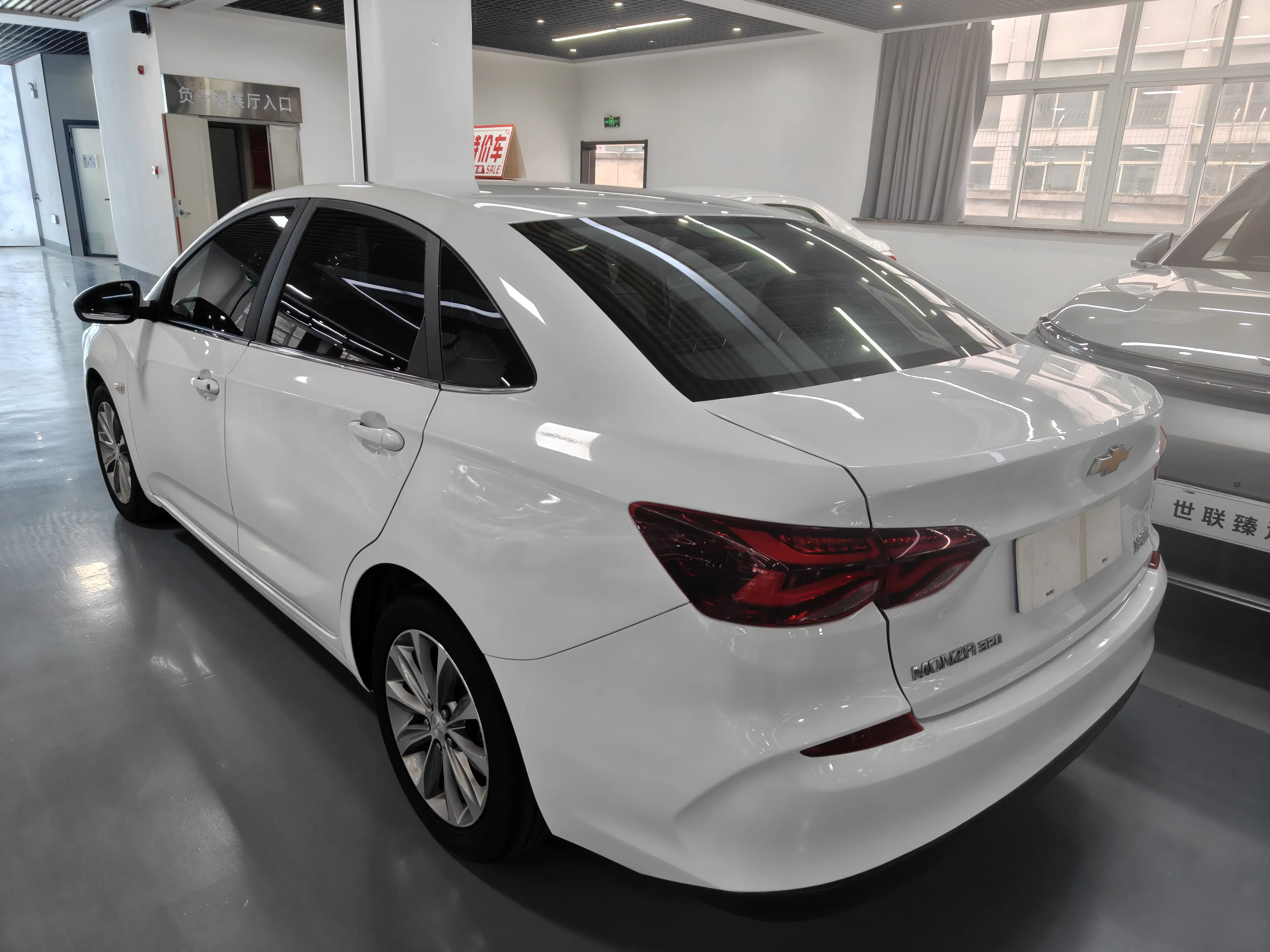 Chevrolet Monza (Cruze)  из Китая