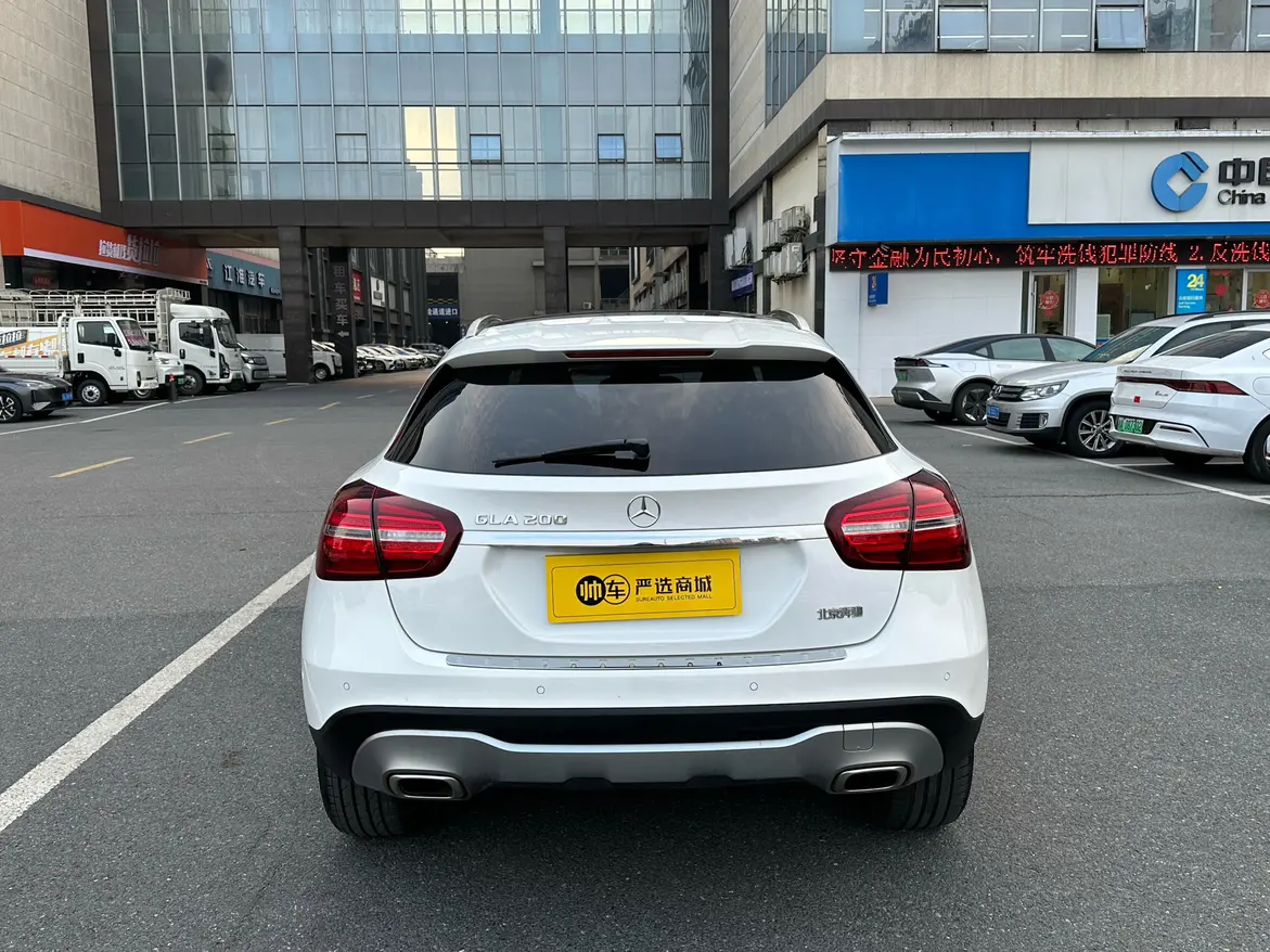 Mercedes-Benz GLA  из Китая