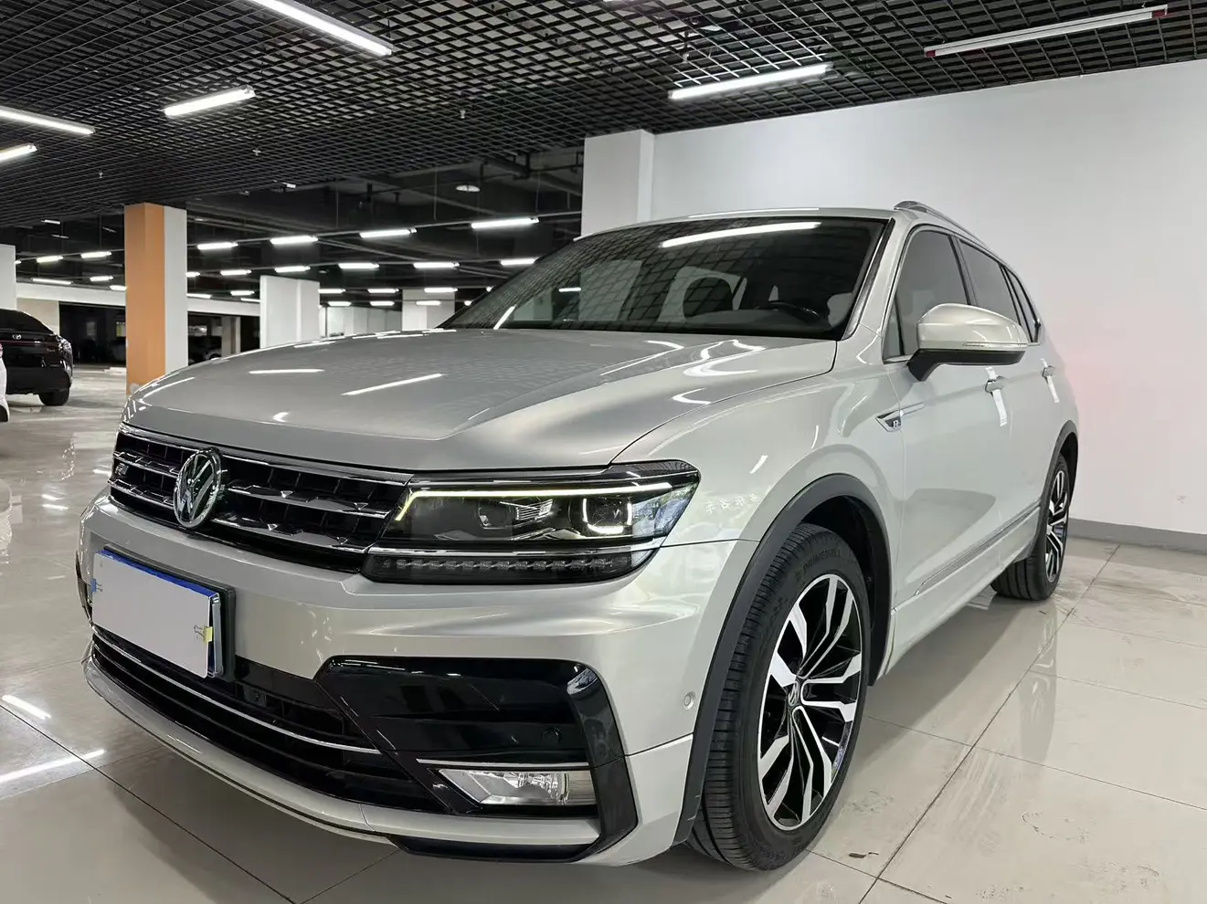 Volkswagen Tiguan L  из Китая