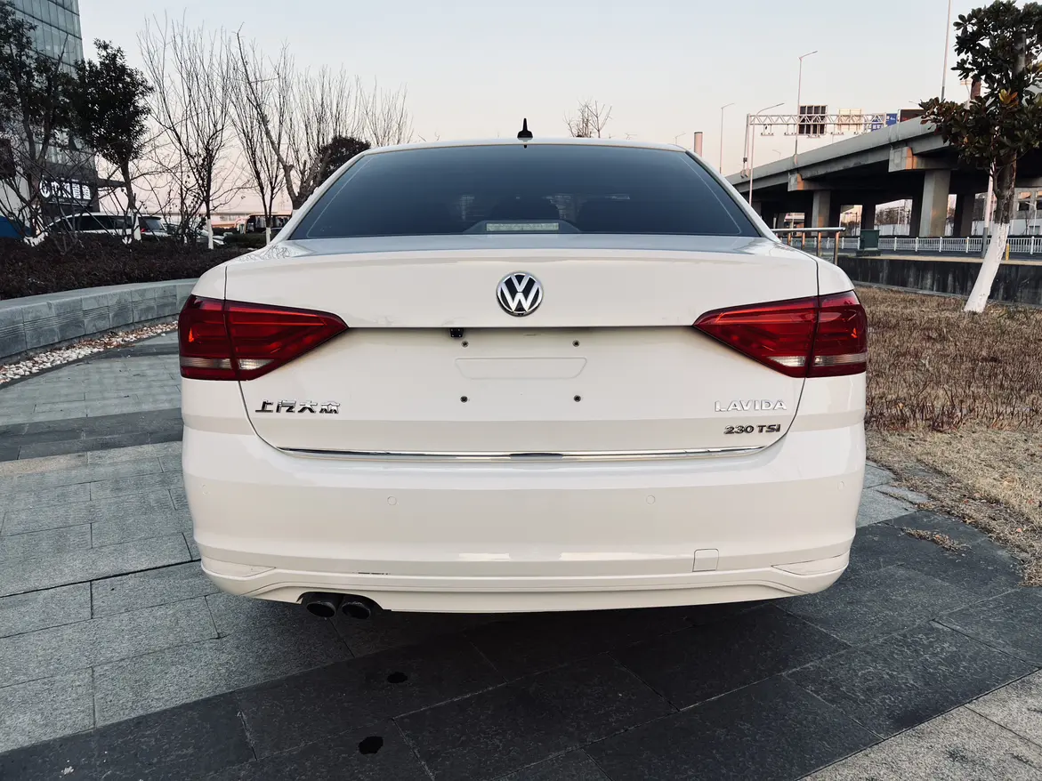 Volkswagen Lavida  из Китая