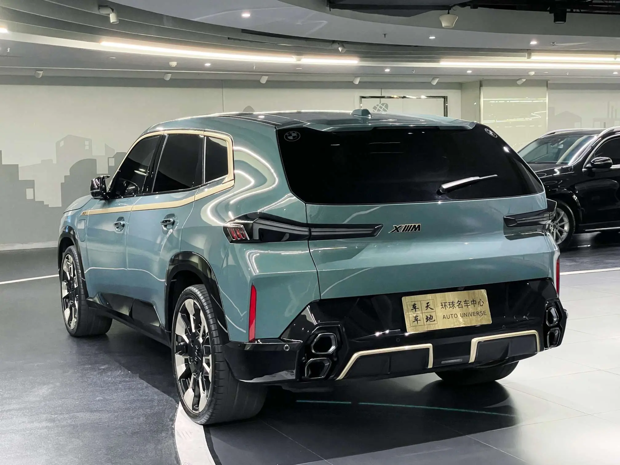 BMW XM  из Китая