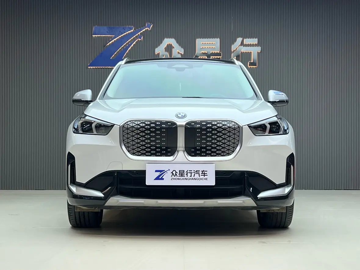 BMW iX1  из Китая