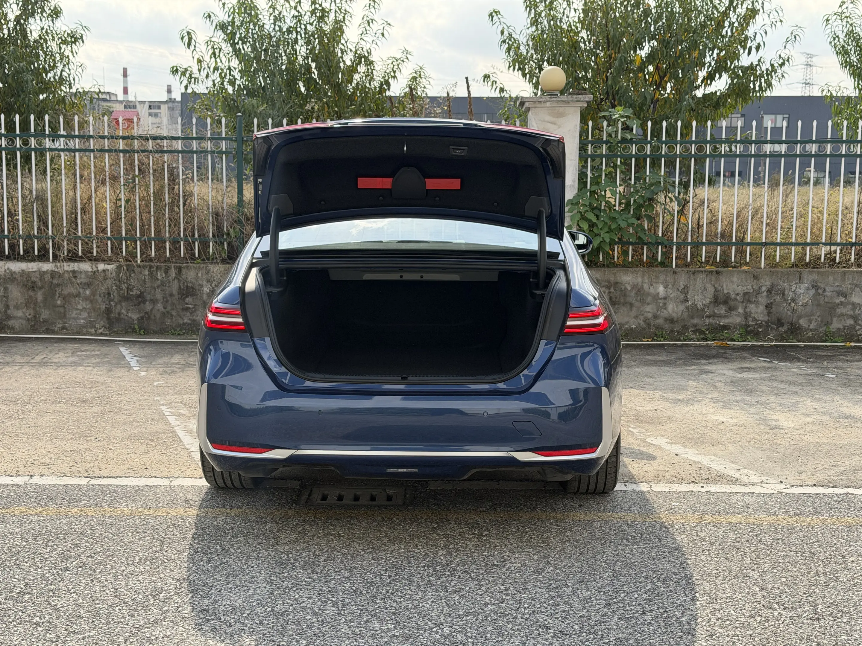 BMW i5  из Китая