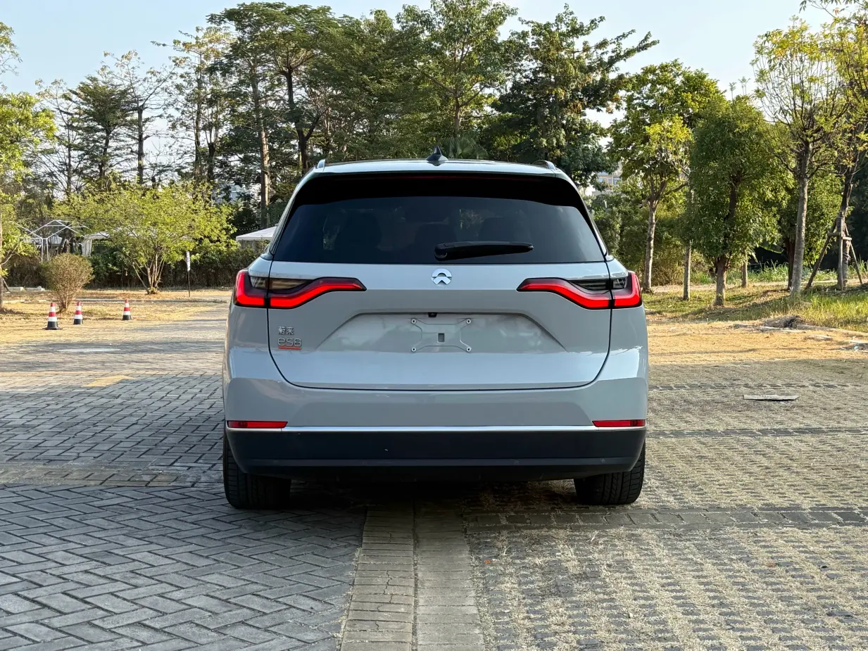 NIO ES8  из Китая