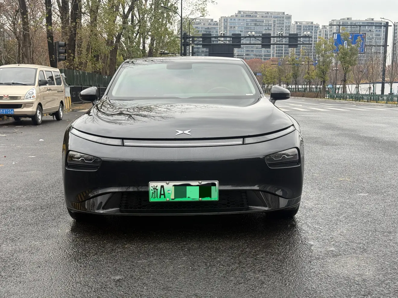 Xpeng P7  из Китая