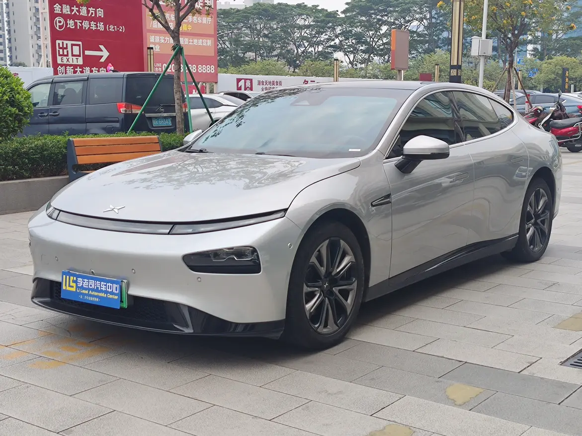 Xpeng P7  из Китая