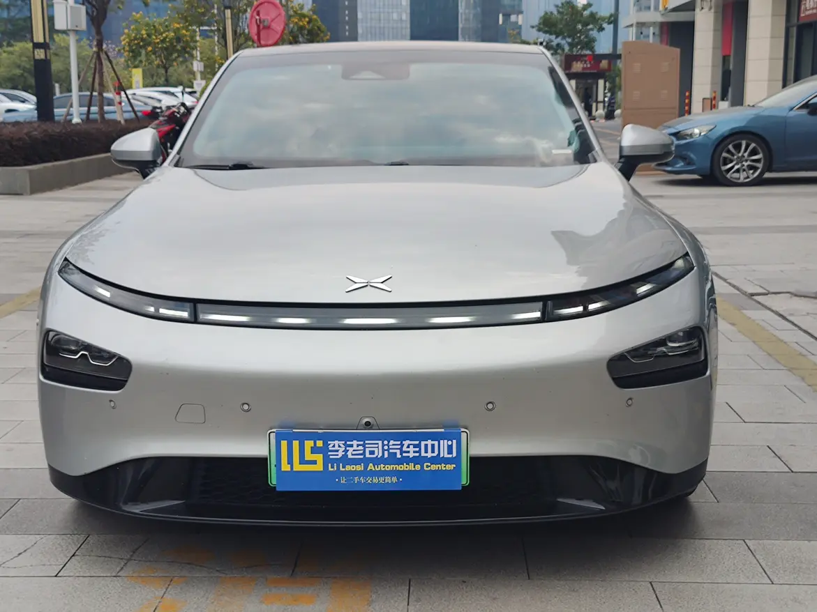 Xpeng P7  из Китая