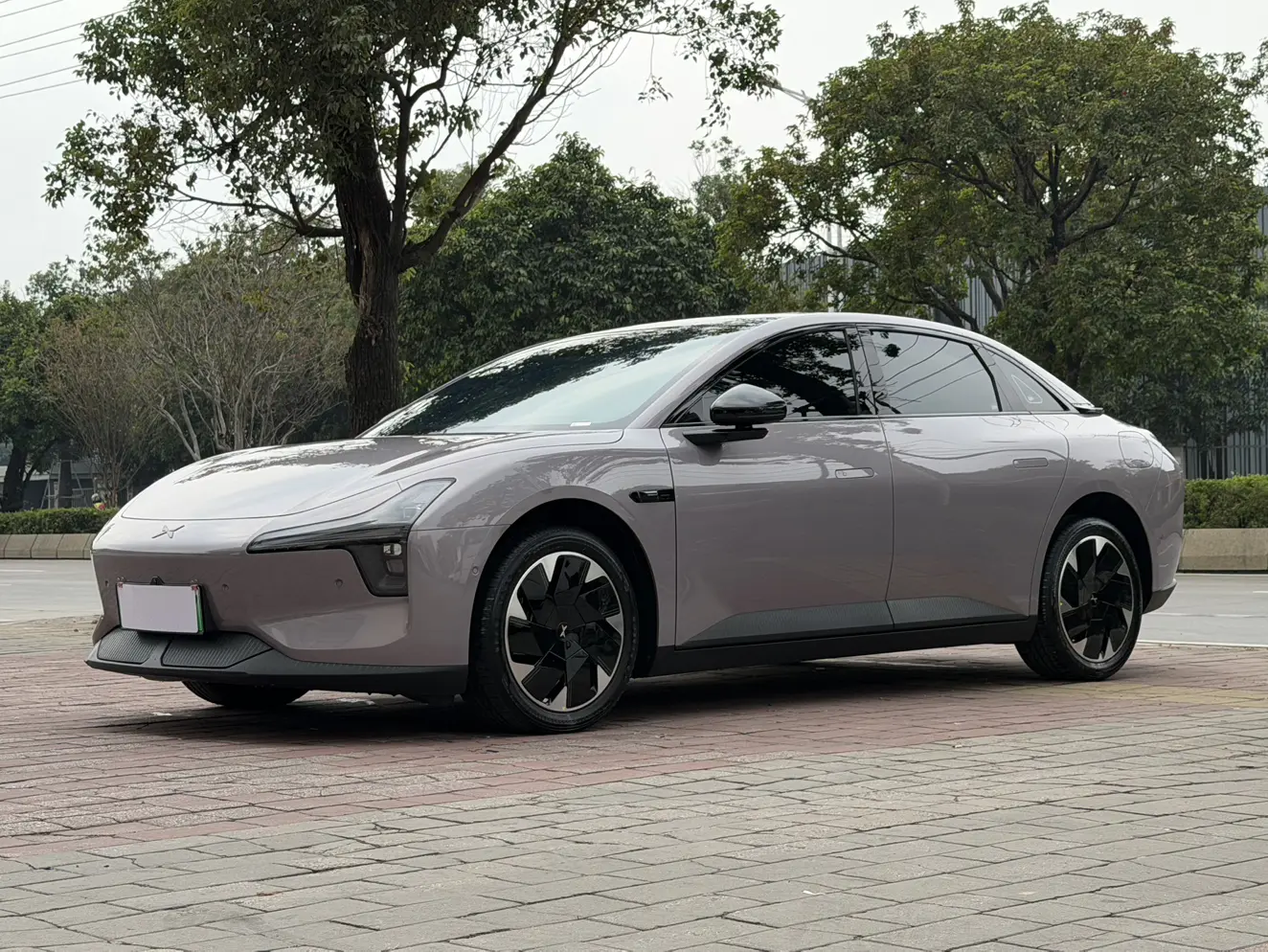 Xpeng Xiaopeng MONA M03  из Китая