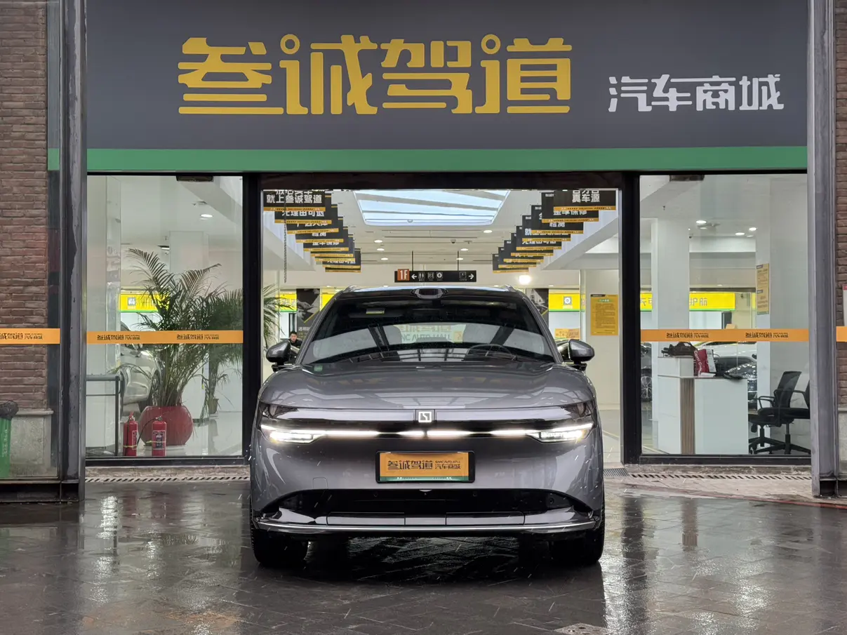 ZEEKR 7X  из Китая