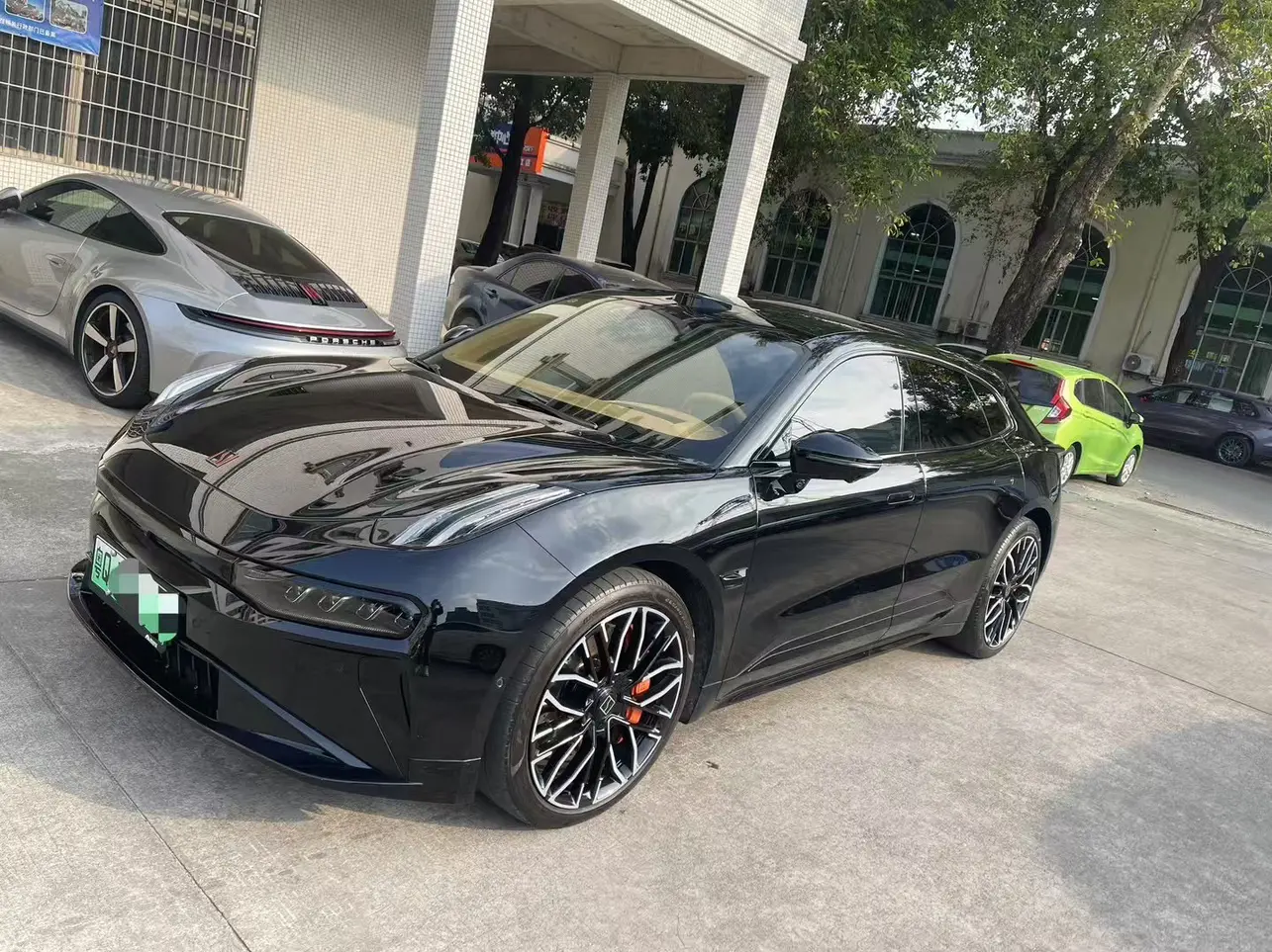 ZEEKR 001  из Китая