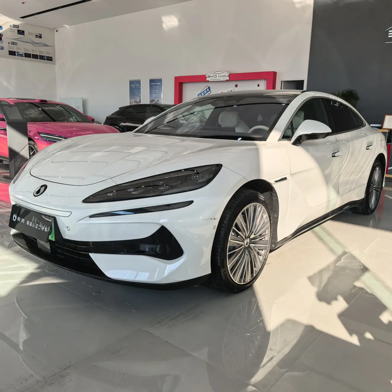 Denza Tengzhong Z9 DM  из Китая