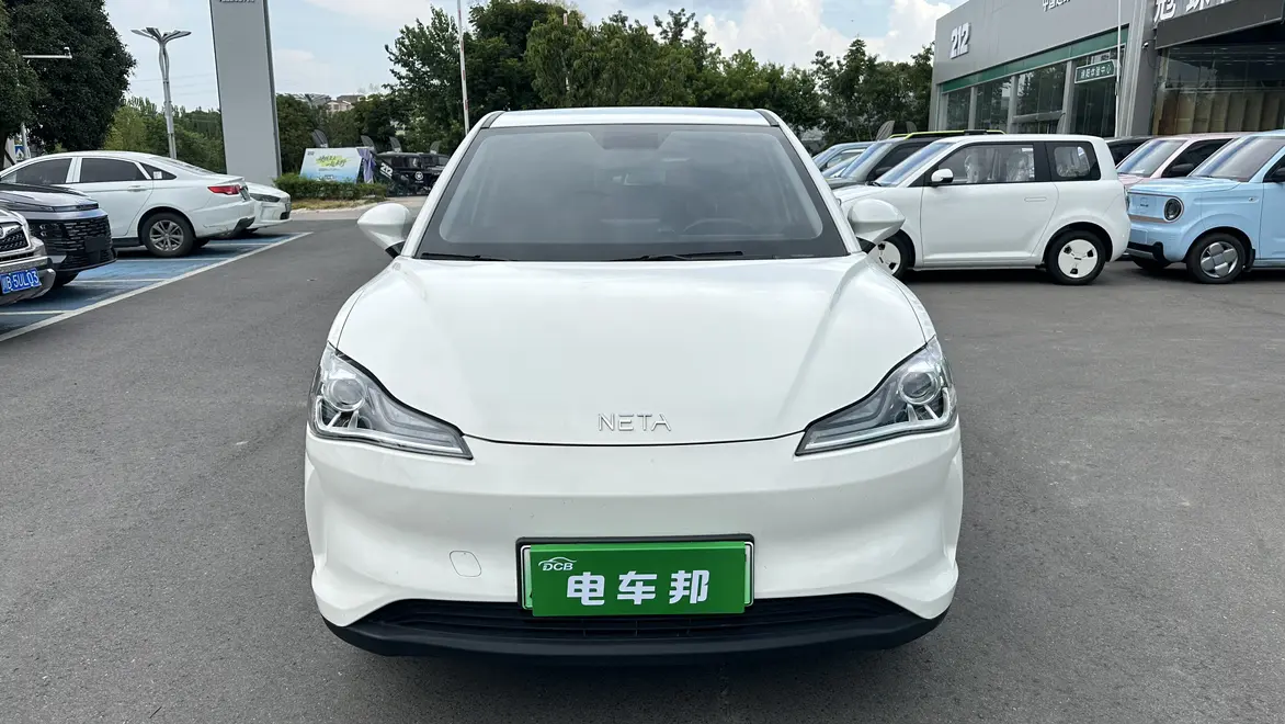 NETA Nezha V  из Китая