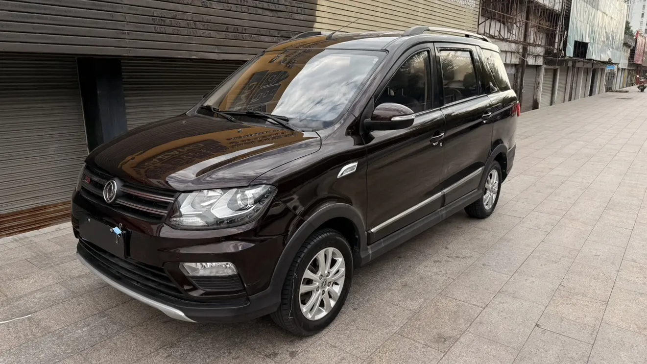 Dongfeng Fengon 370  из Китая