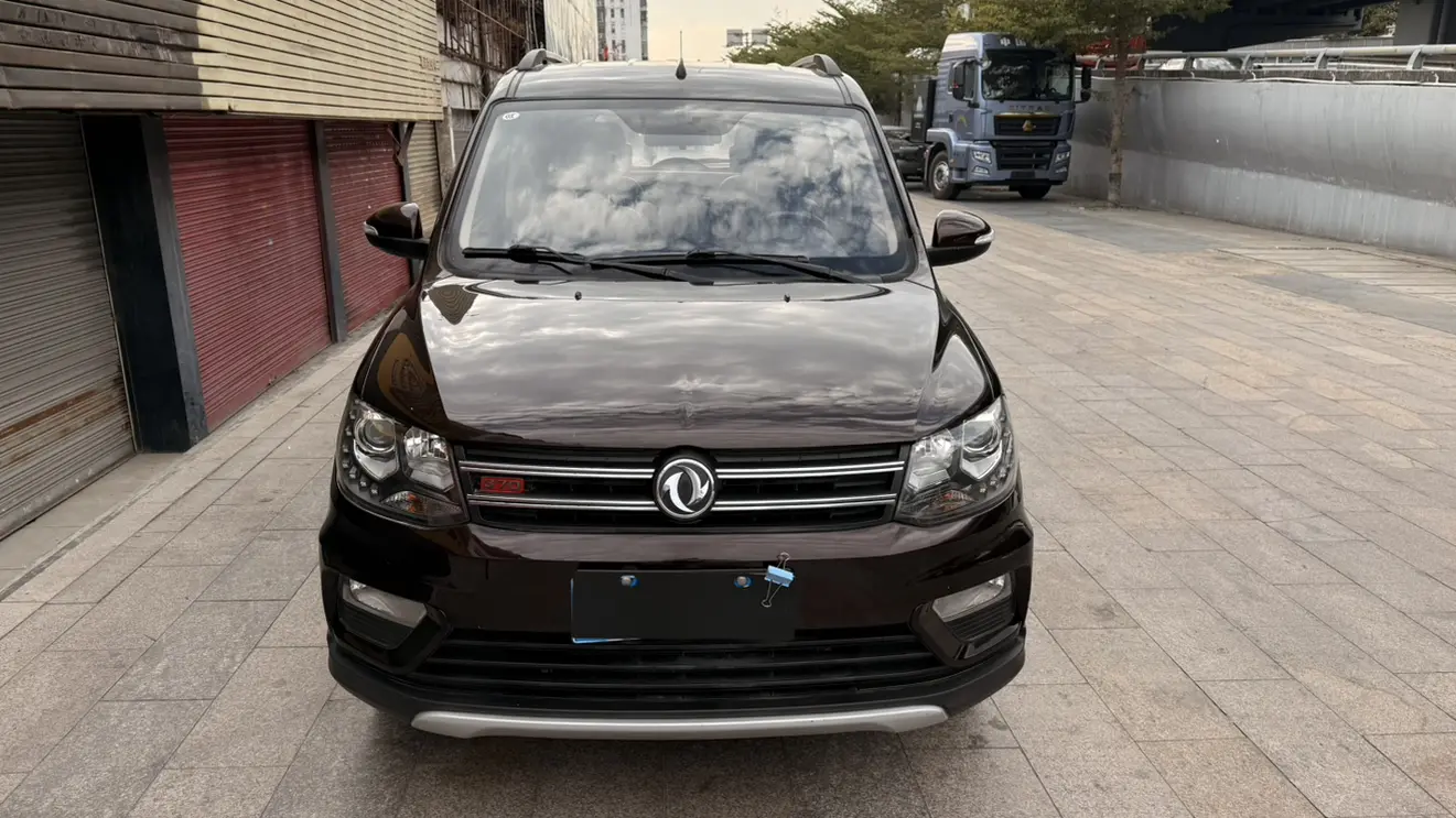 Dongfeng Fengon 370  из Китая