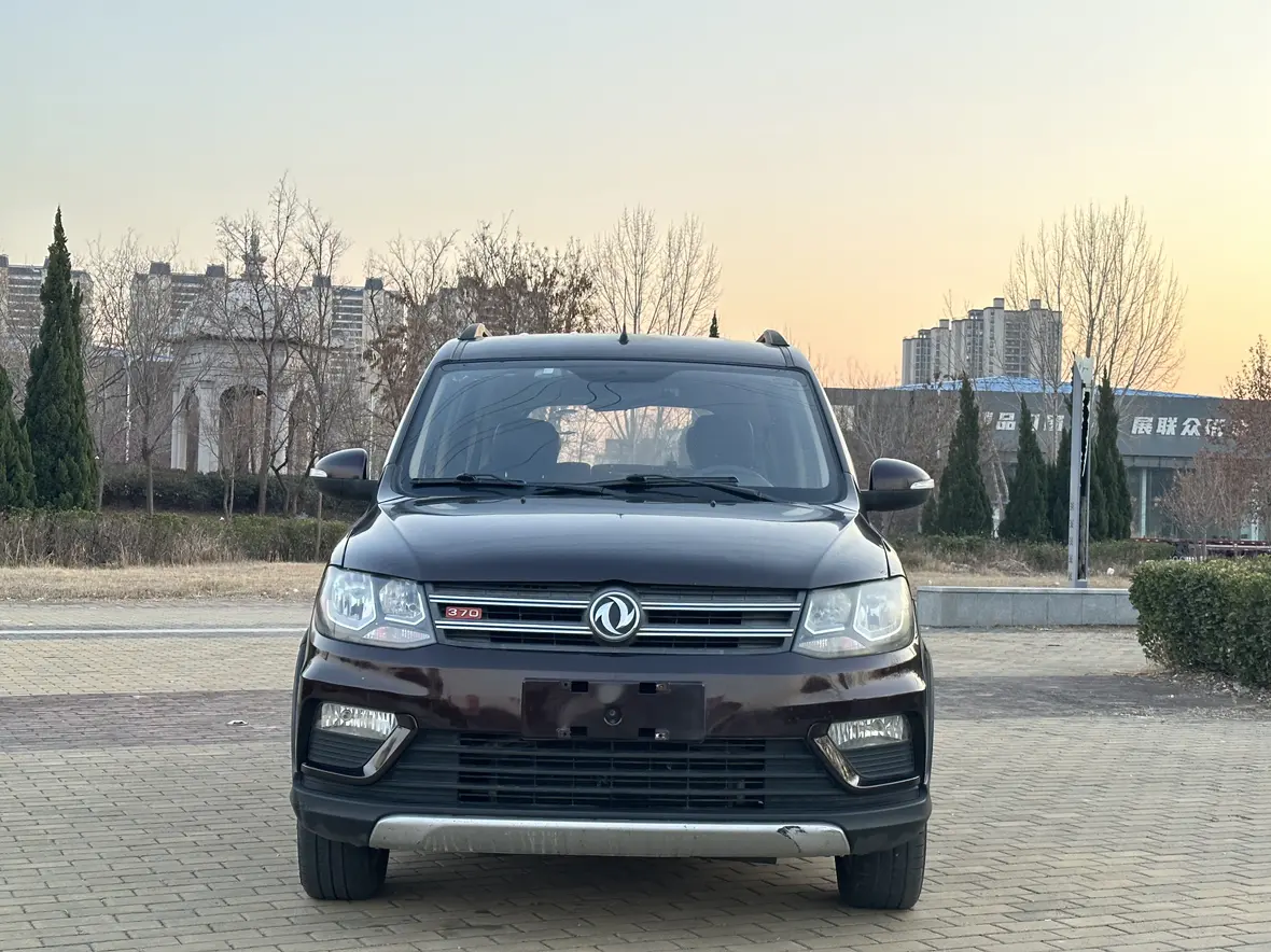 Dongfeng Fengon 370  из Китая