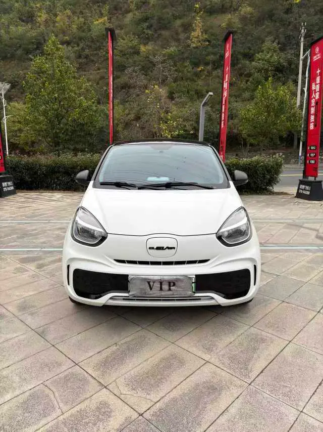 Roewe CLEVER  из Китая