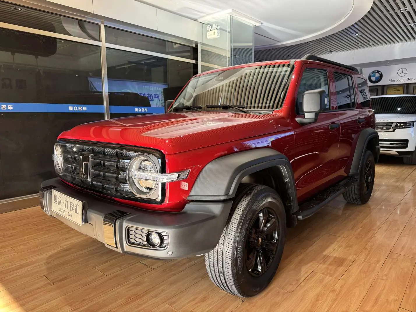 Tank 300  из Китая