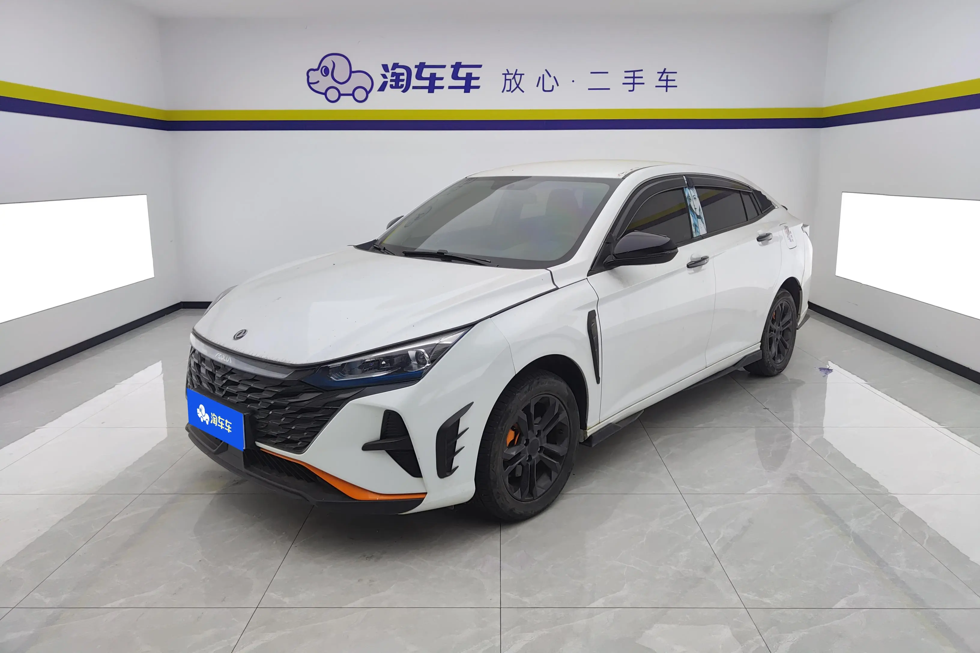 Dongfeng Yixuan  из Китая