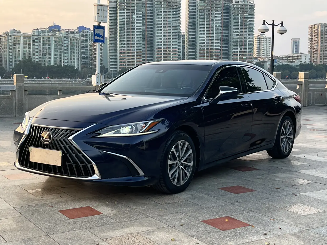 Lexus ES  из Китая