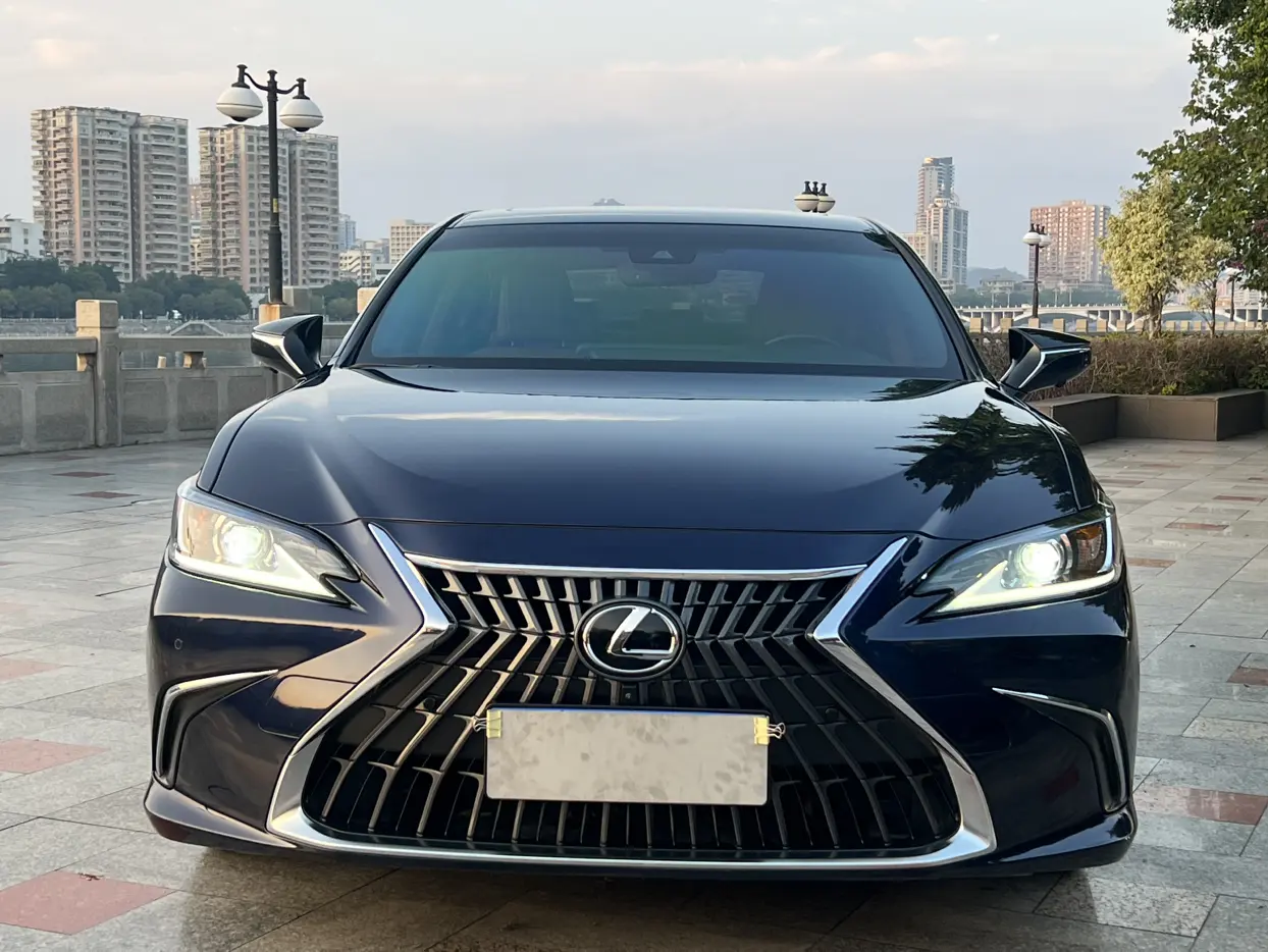 Lexus ES  из Китая