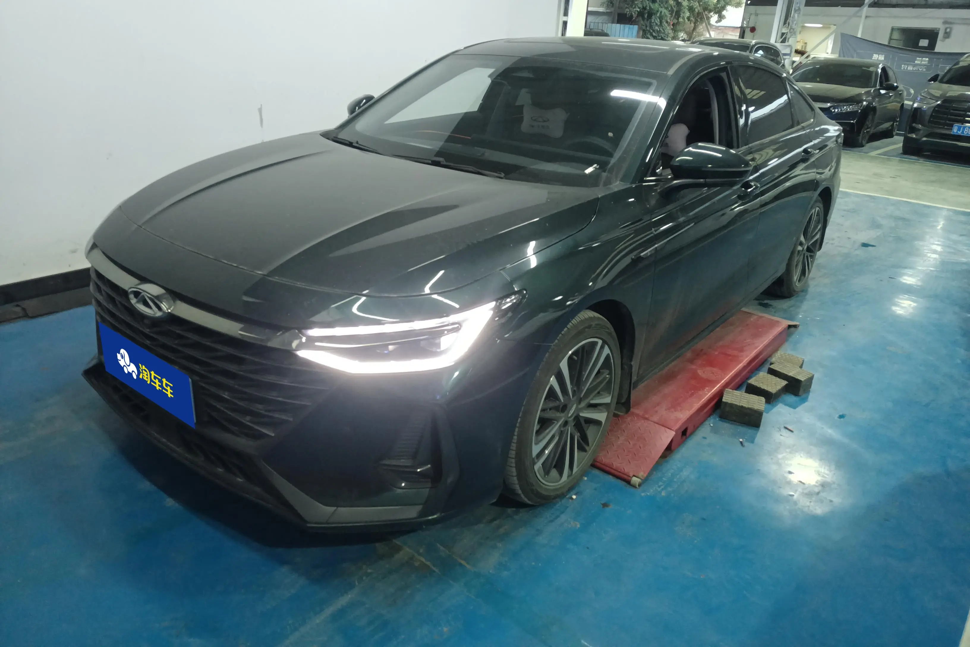 Chery Arrizo 8  из Китая