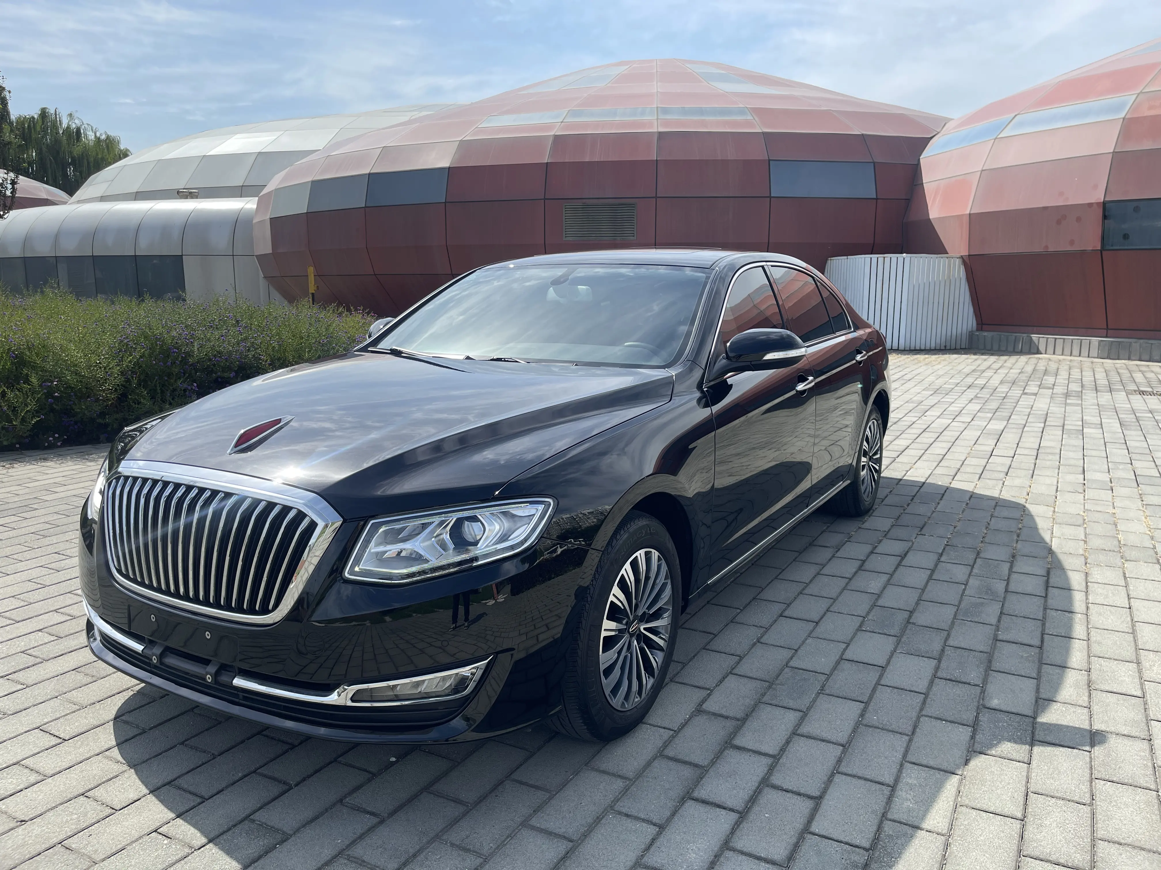 Hongqi H7  из Китая