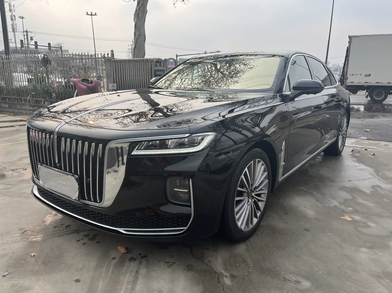 Hongqi H9  из Китая