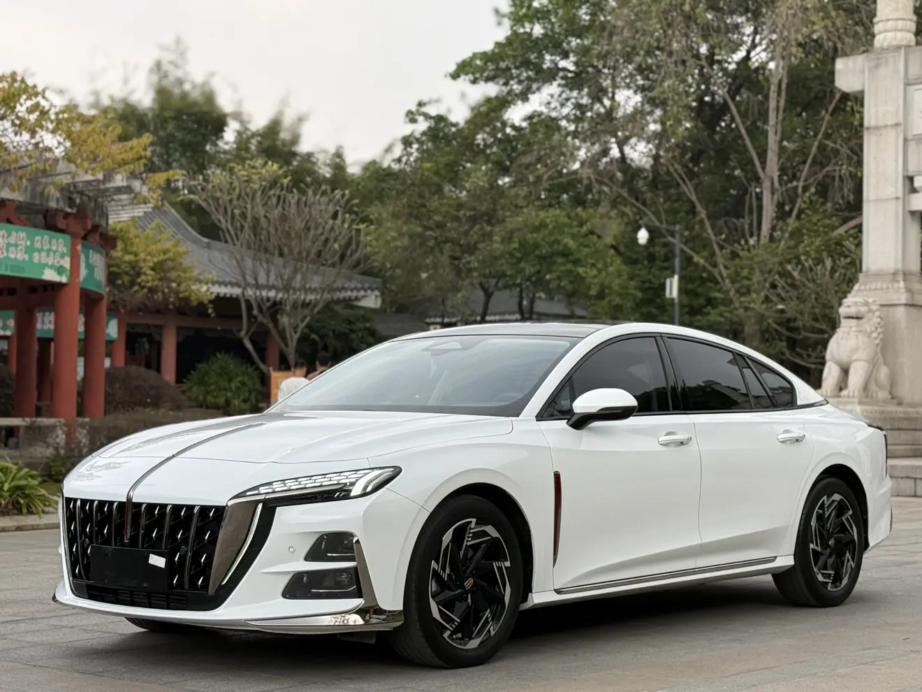 Hongqi H6  из Китая