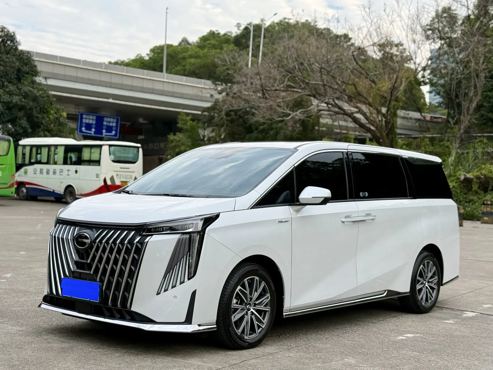 GAC Trumpchi M8  из Китая