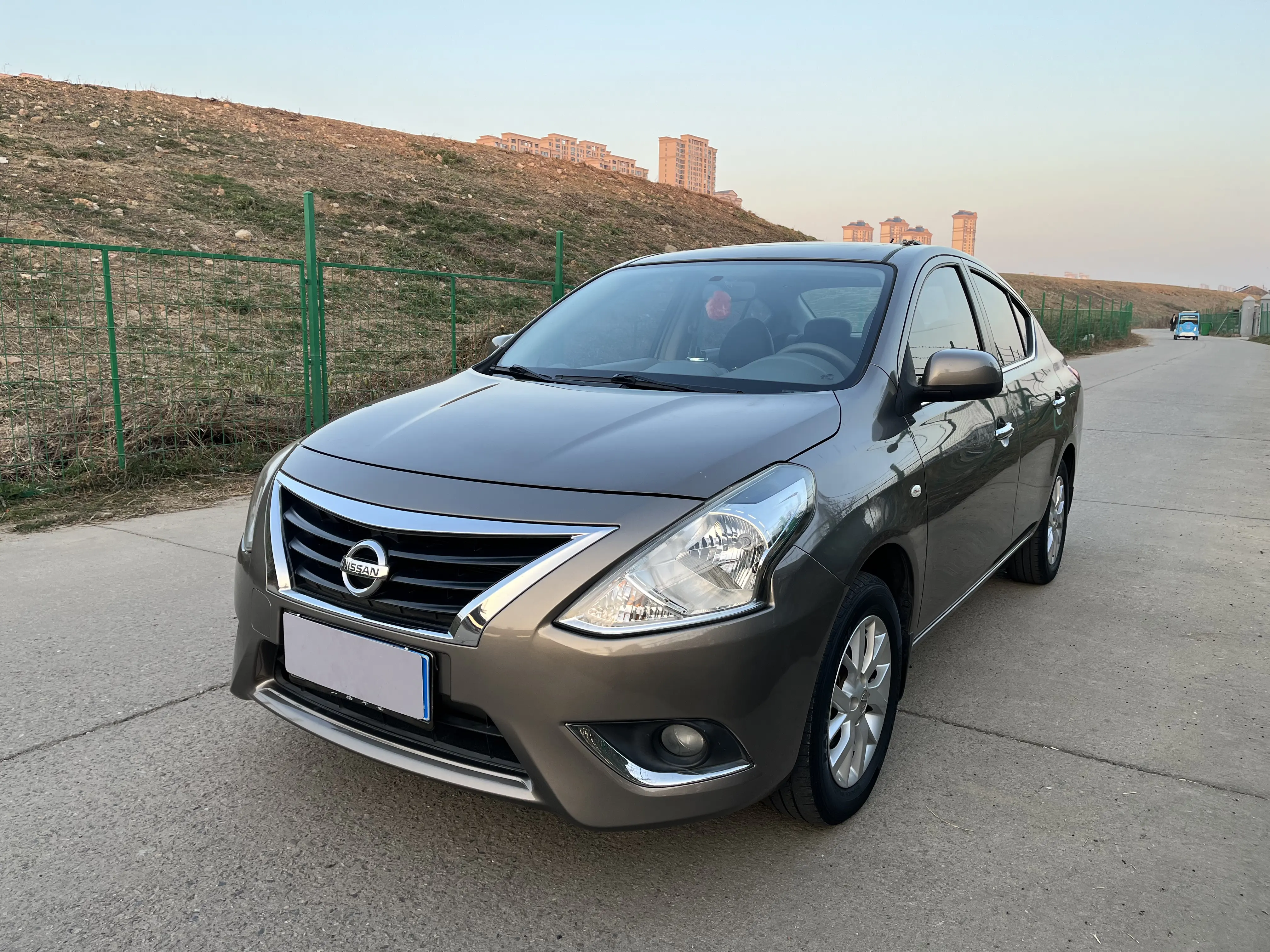 Nissan Sunlight  из Китая