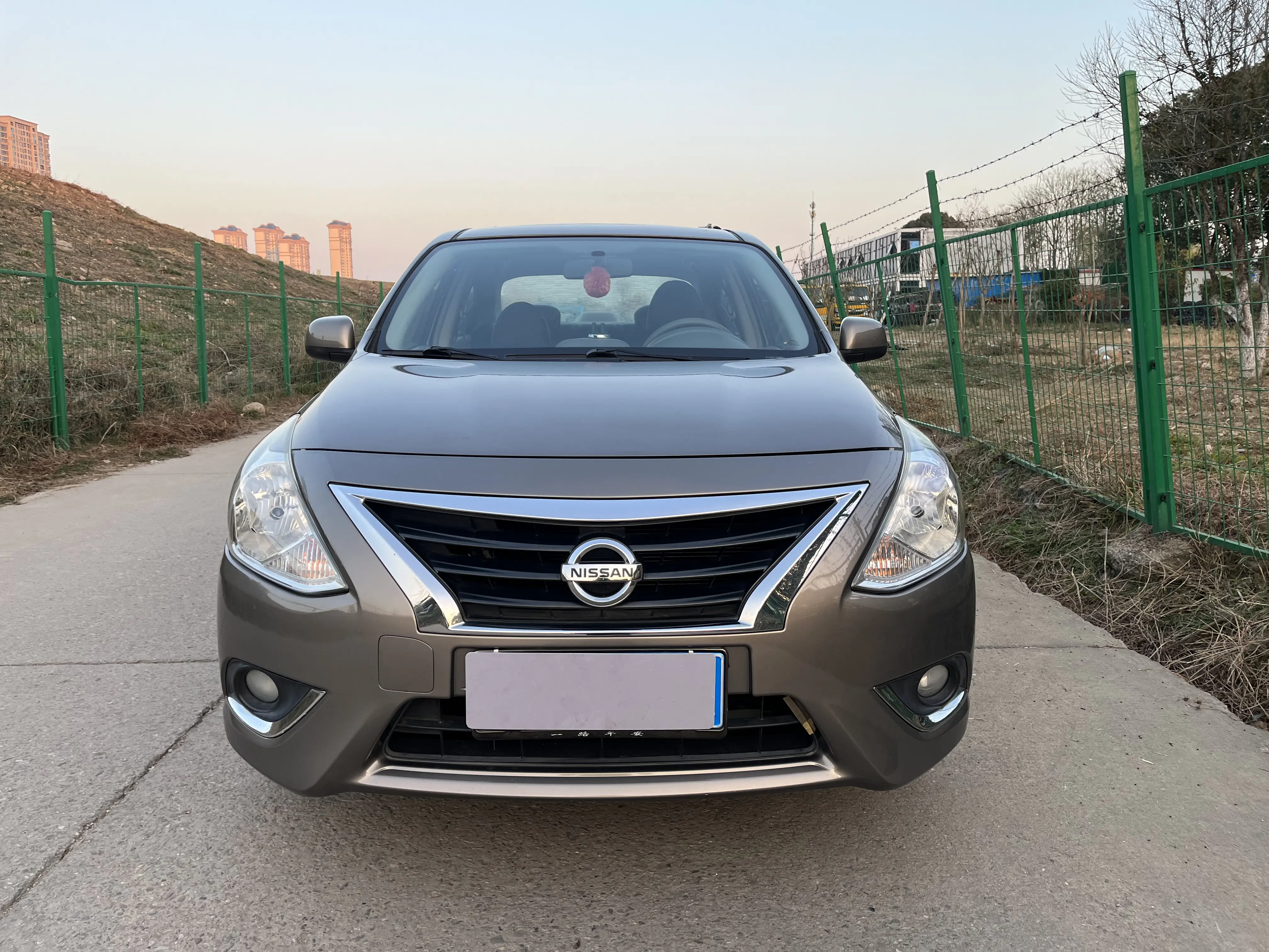 Nissan Sunlight  из Китая