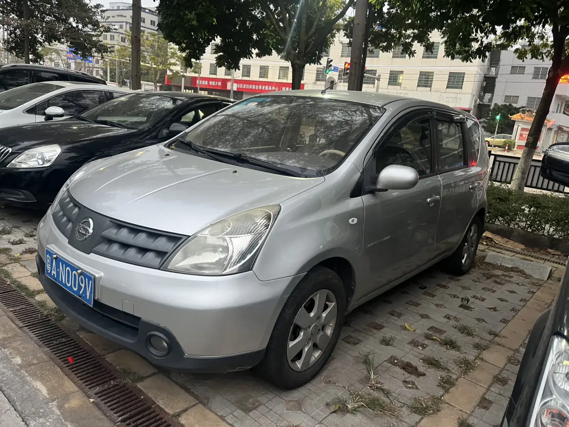 Nissan Li Wei  из Китая
