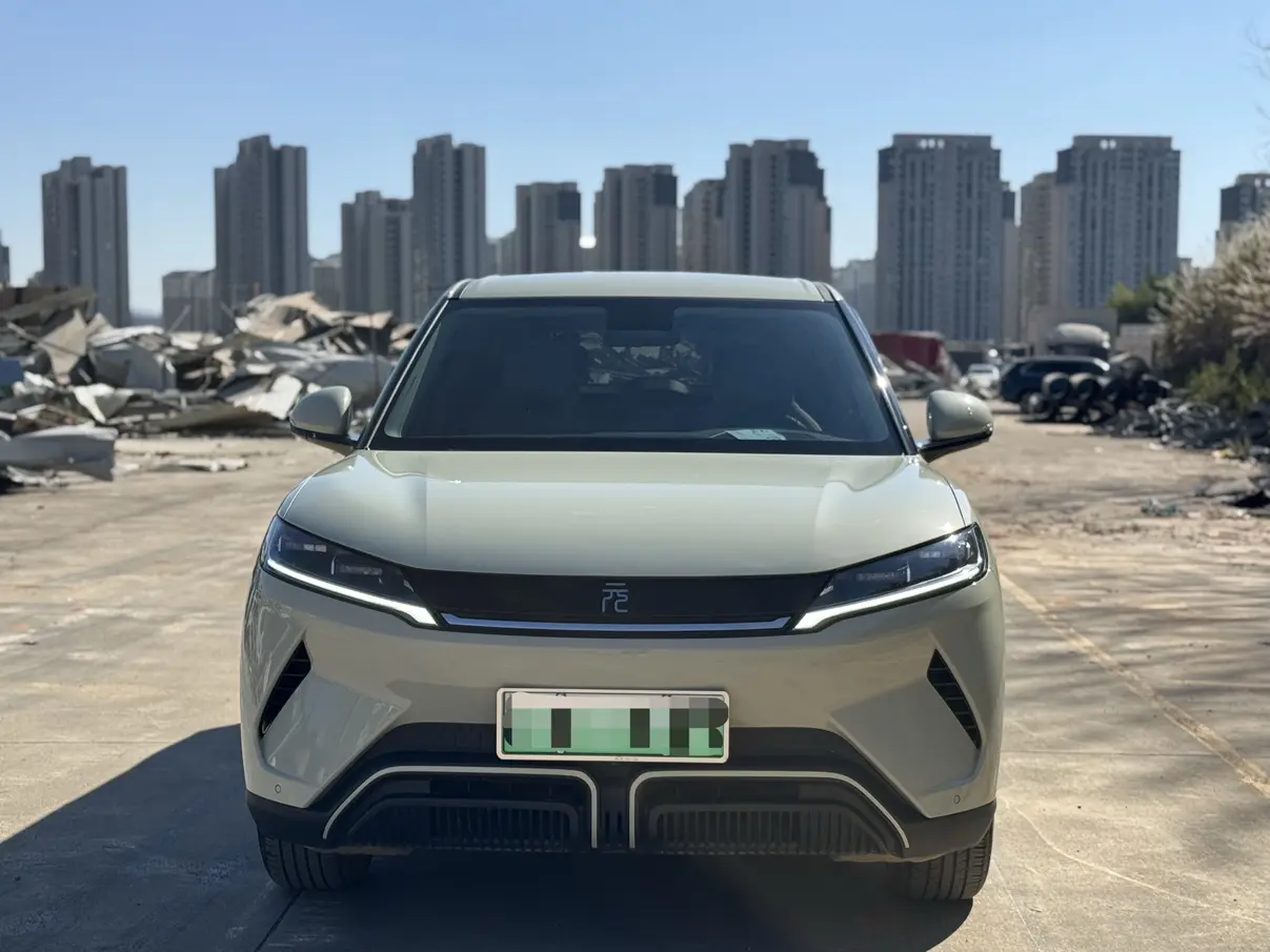 BYD Yuan UP  из Китая