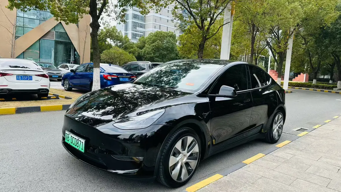 Tesla Model Y  из Китая