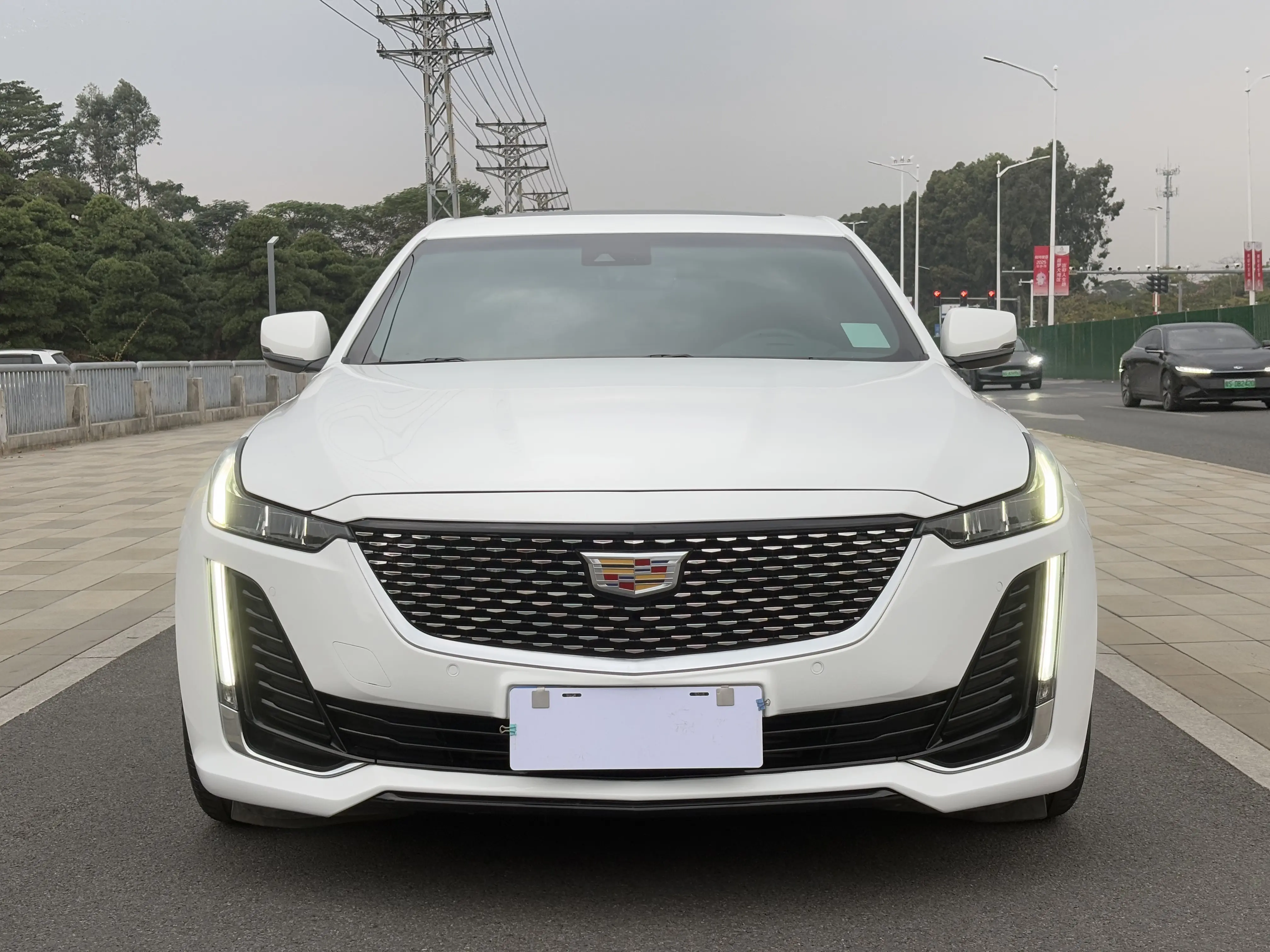 Cadillac CT5  из Китая