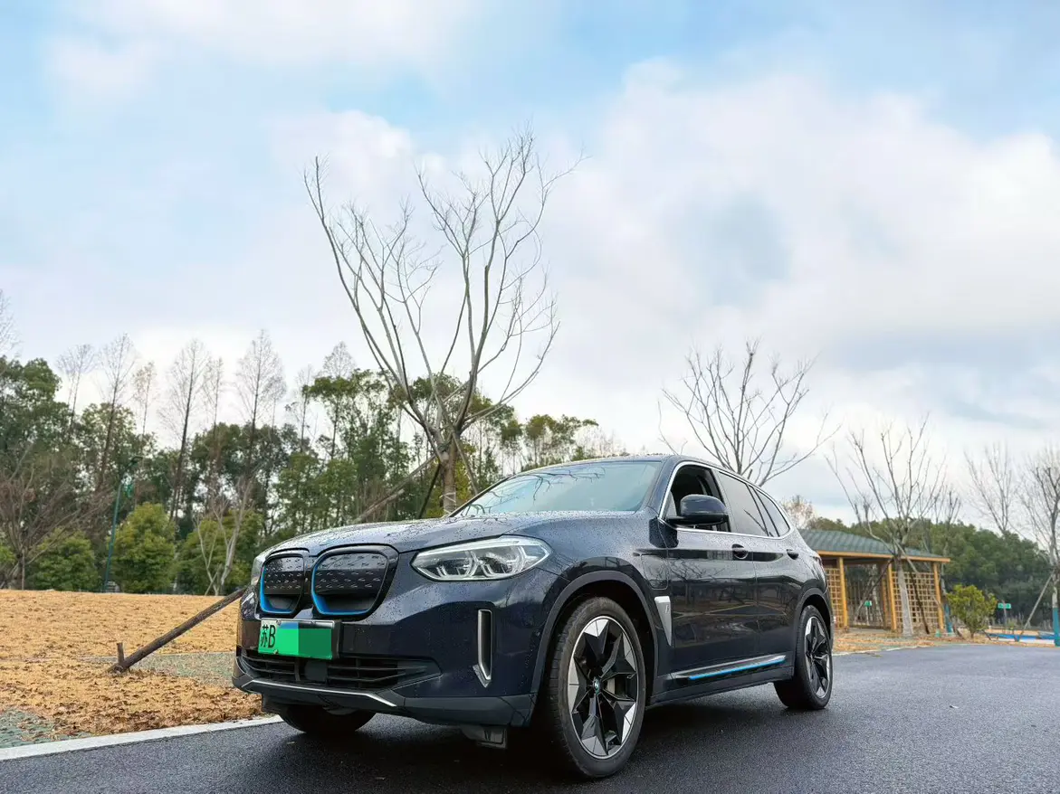 BMW iX3  из Китая