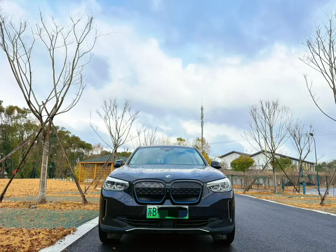 BMW iX3  из Китая